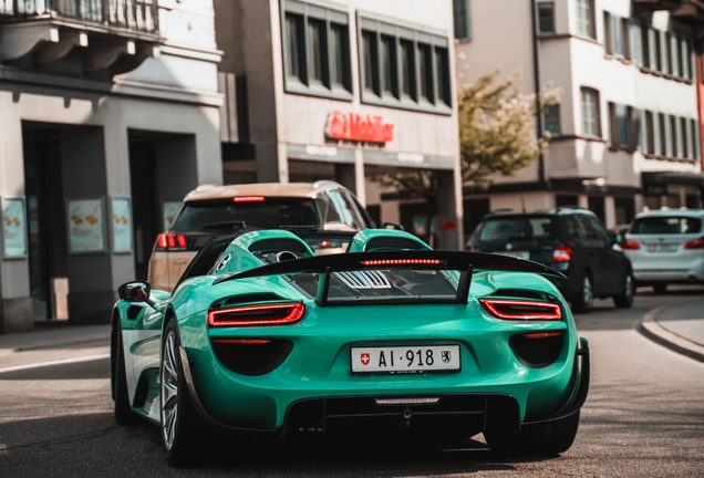 Porsche 918 Spyder Weissach Package