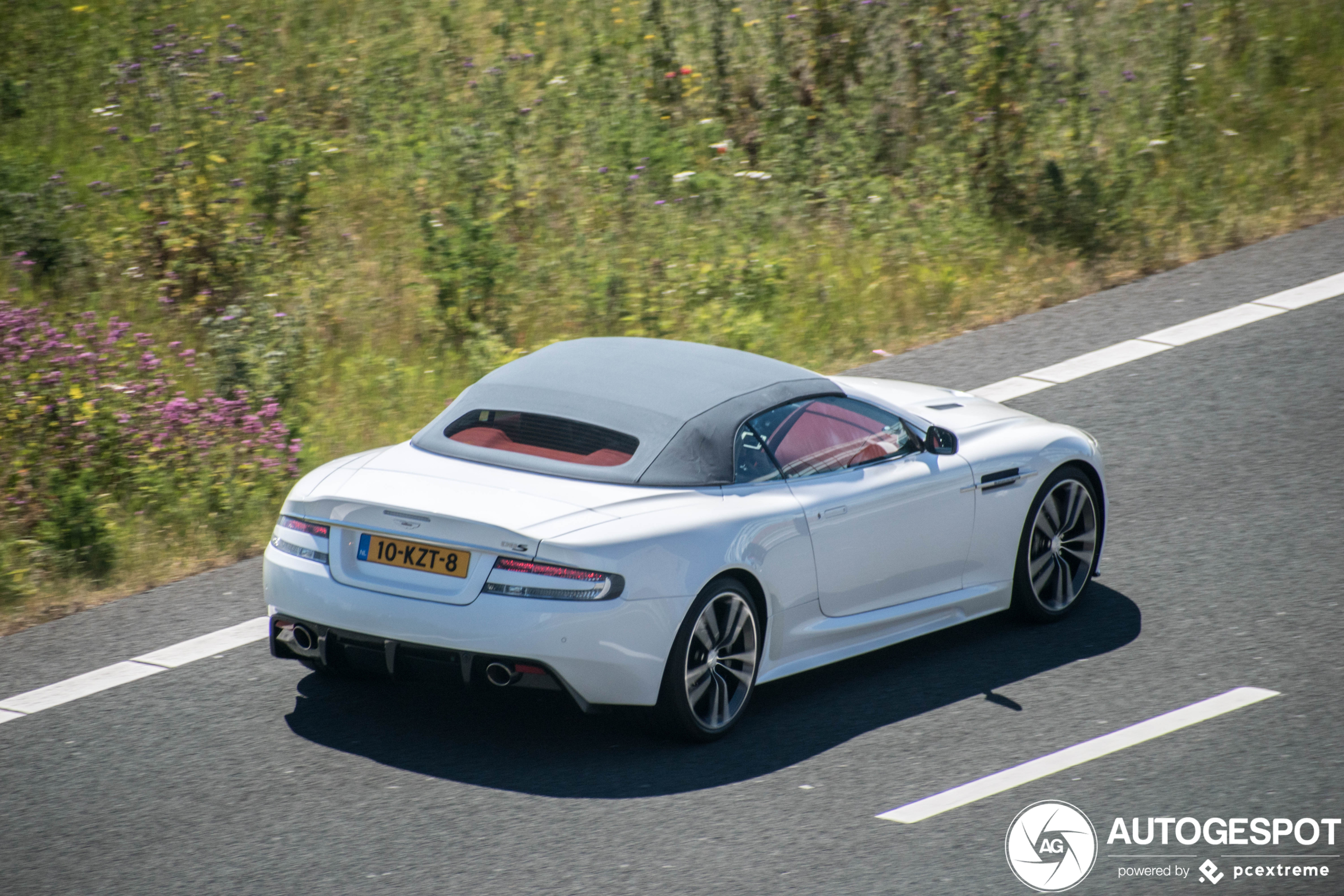 Aston Martin DBS Volante