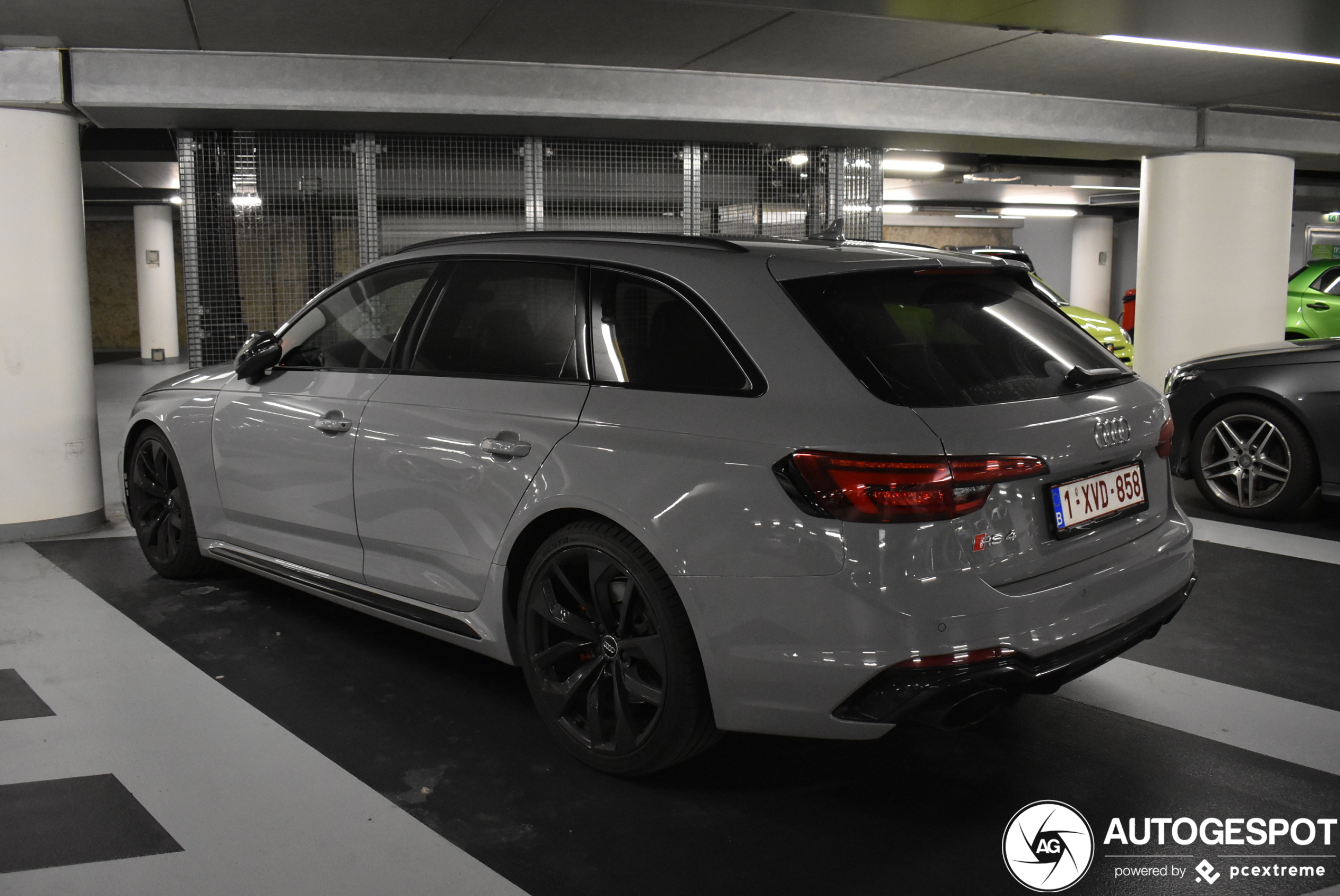 Audi RS4 Avant B9