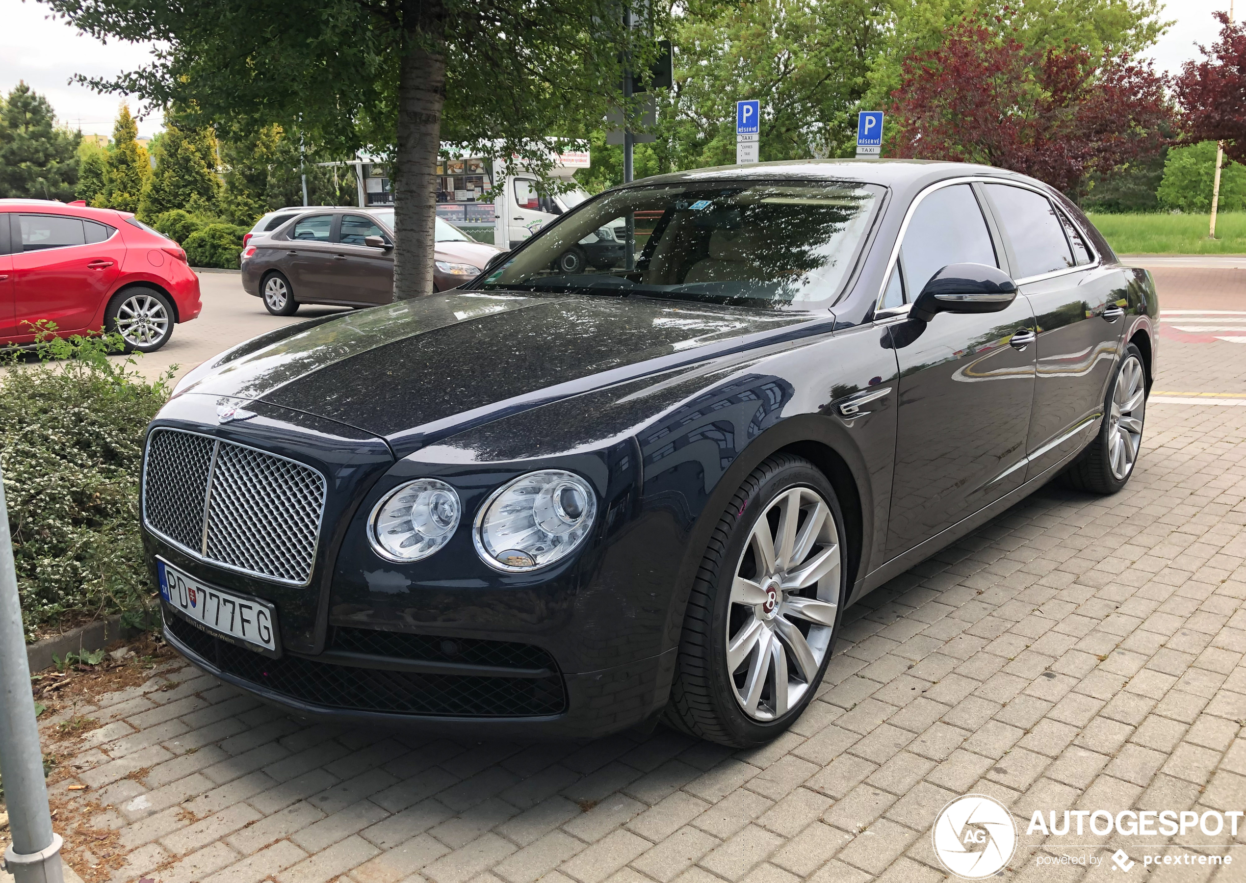 Bentley Flying Spur V8