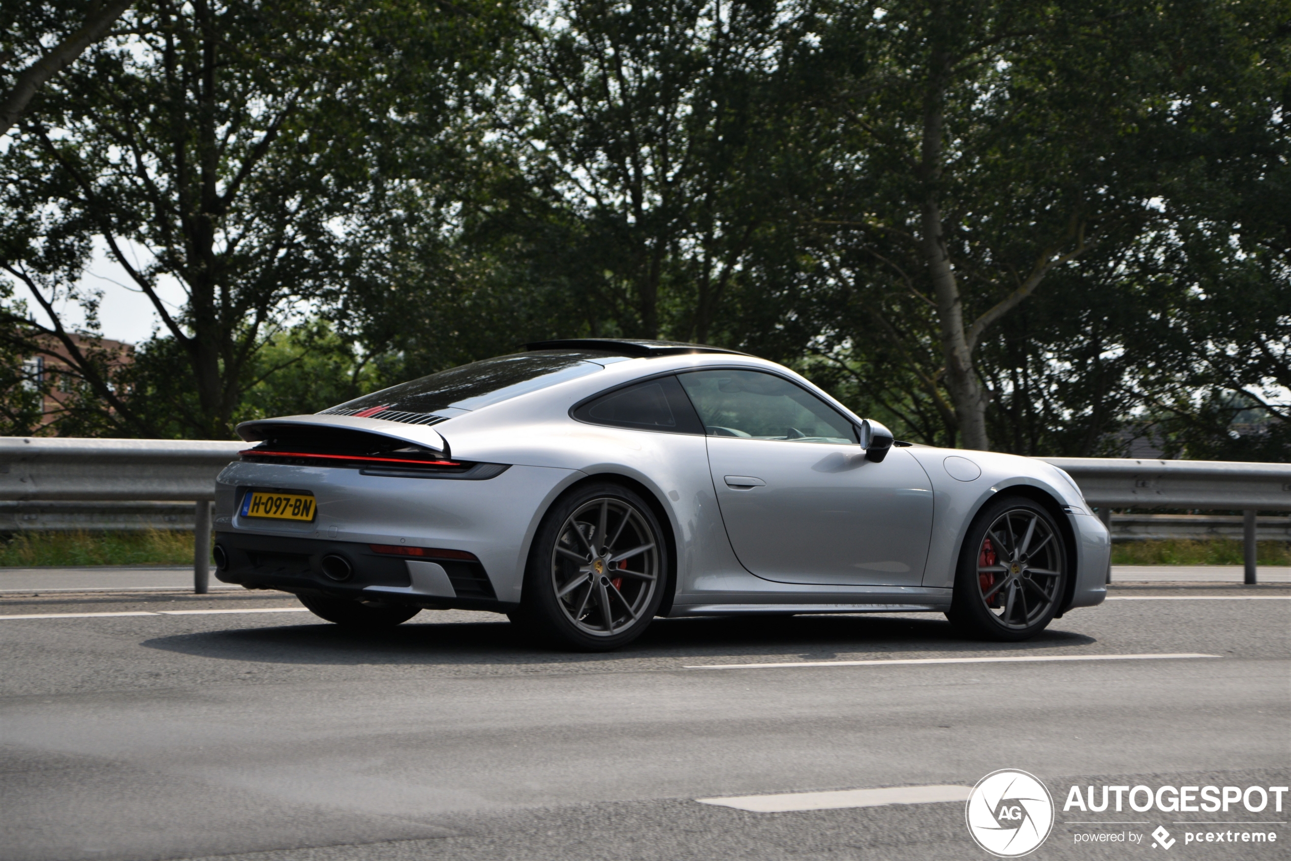 Porsche 992 Carrera 4S