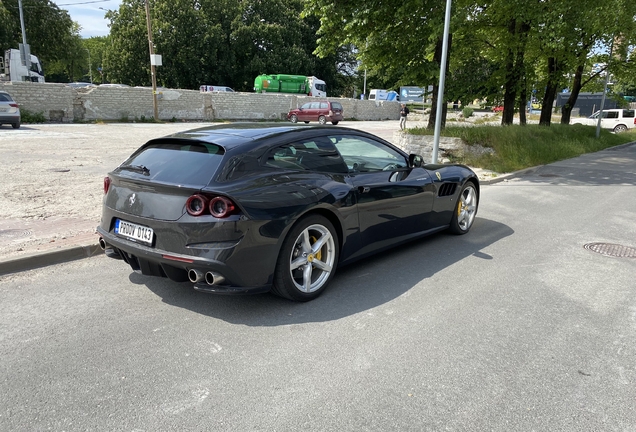 Ferrari GTC4Lusso T