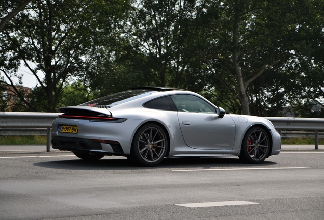 Porsche 992 Carrera 4S