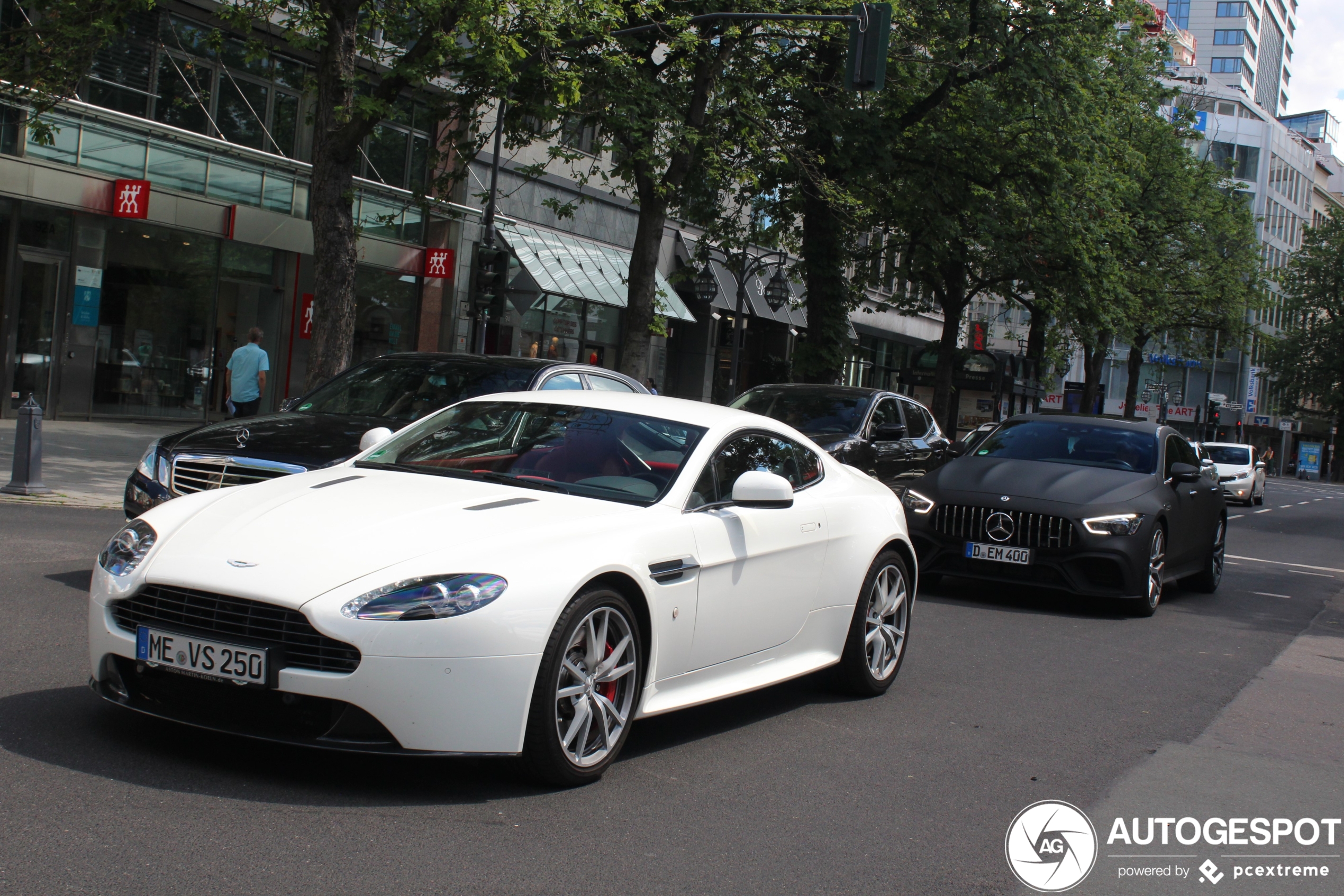 Aston Martin V8 Vantage S