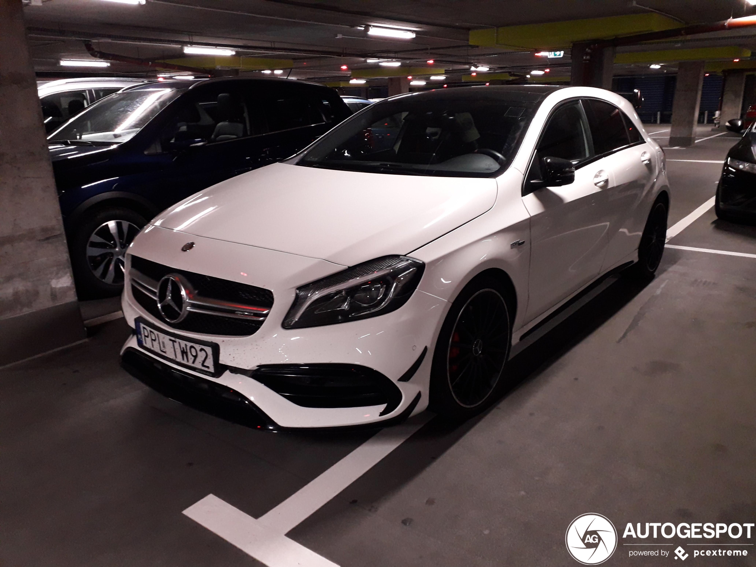 Mercedes-AMG A 45 W176 2015