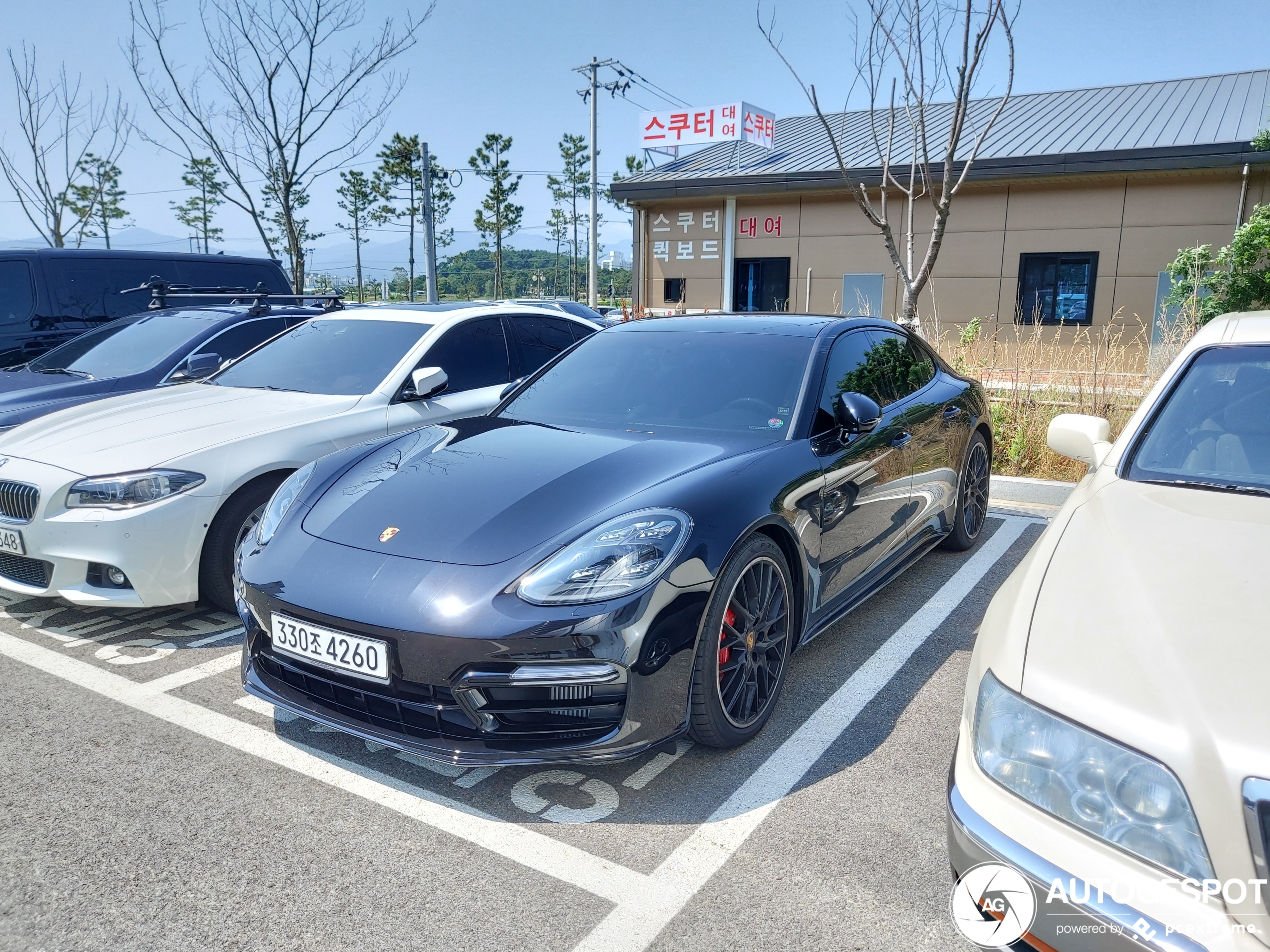 Porsche 971 Panamera GTS MkI