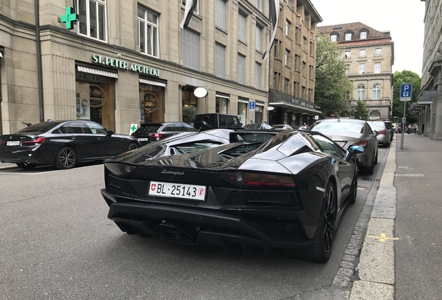 Lamborghini Aventador S LP740-4 Roadster