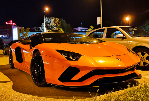 Lamborghini Aventador LP700-4