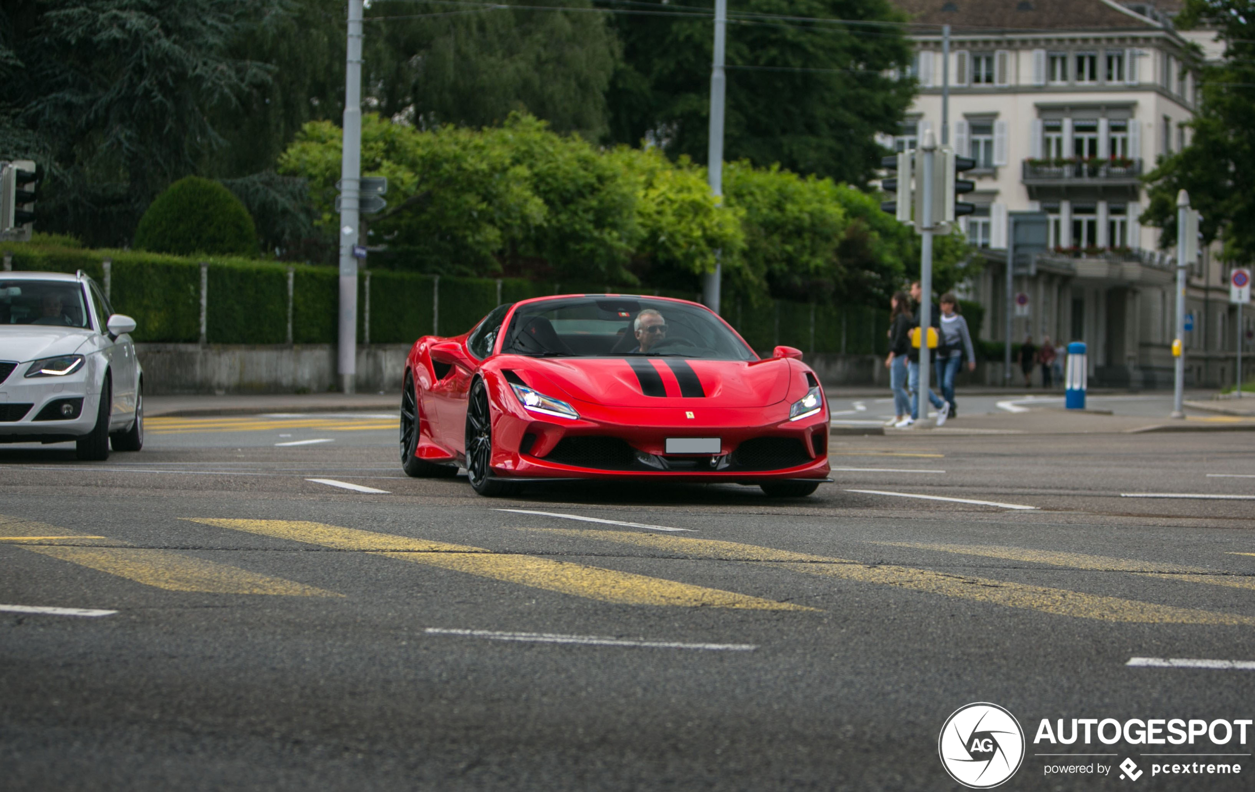 Zomers genot in de Ferrari F8 Spider