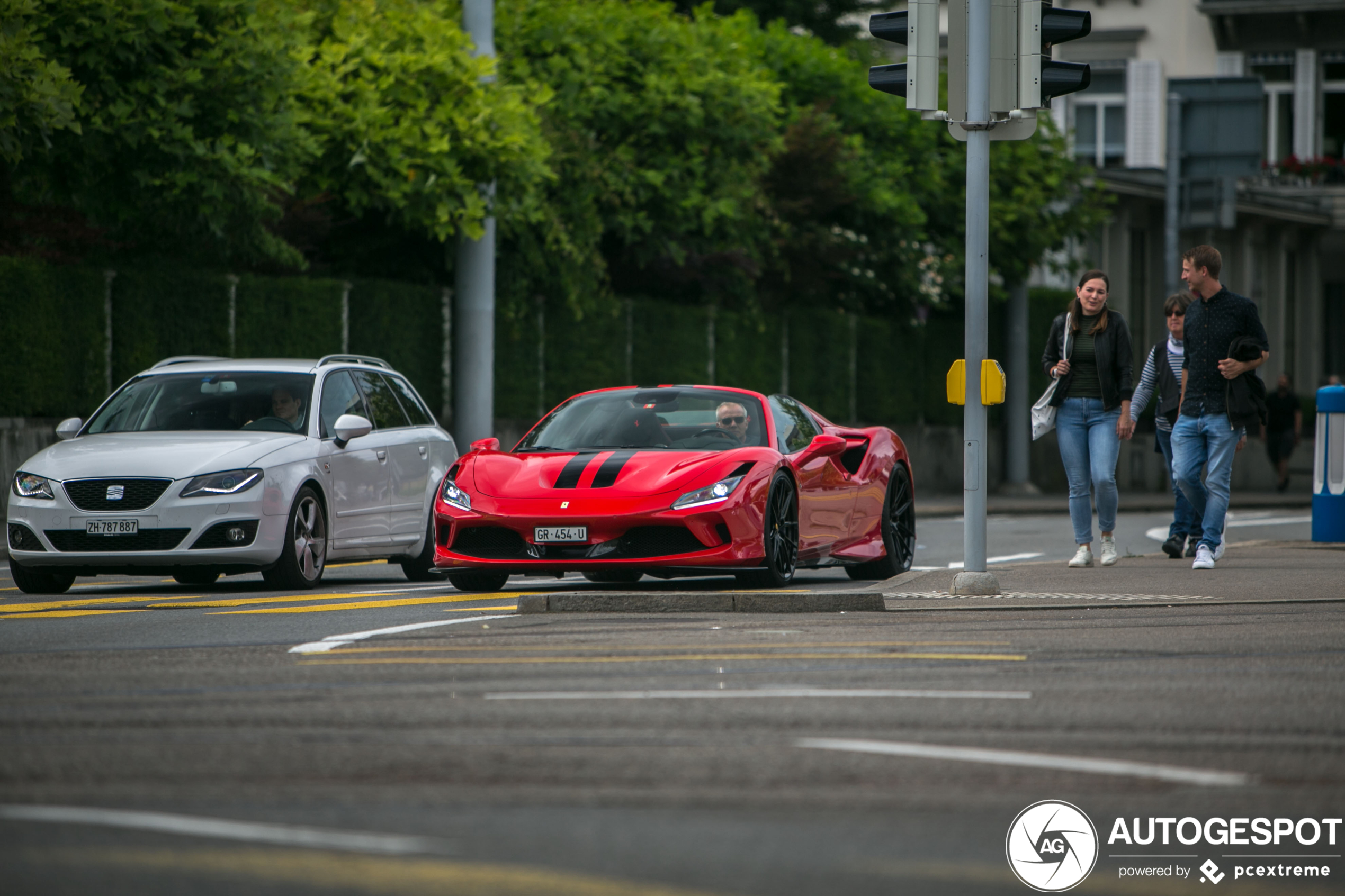 Zomers genot in de Ferrari F8 Spider,