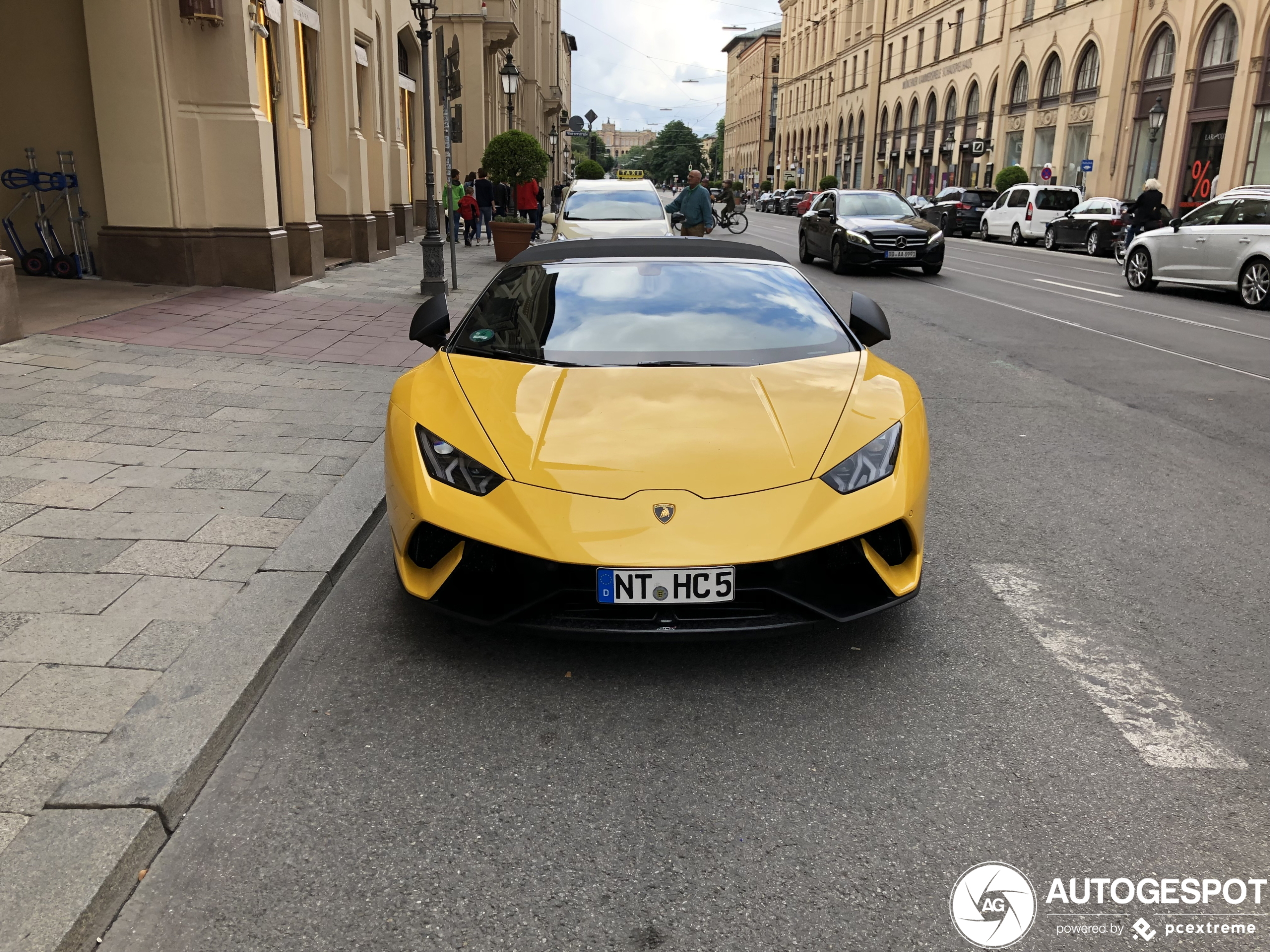 Lamborghini Huracán LP640-4 Performante Spyder