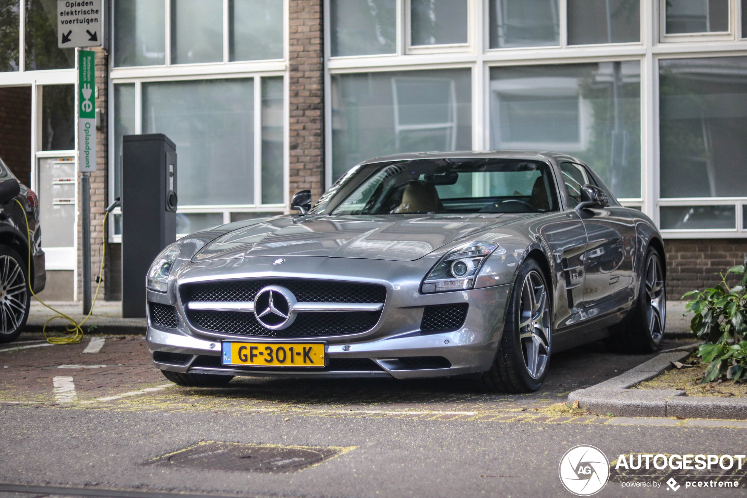 Mercedes-Benz SLS AMG