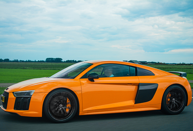 Audi R8 V10 Plus 2015