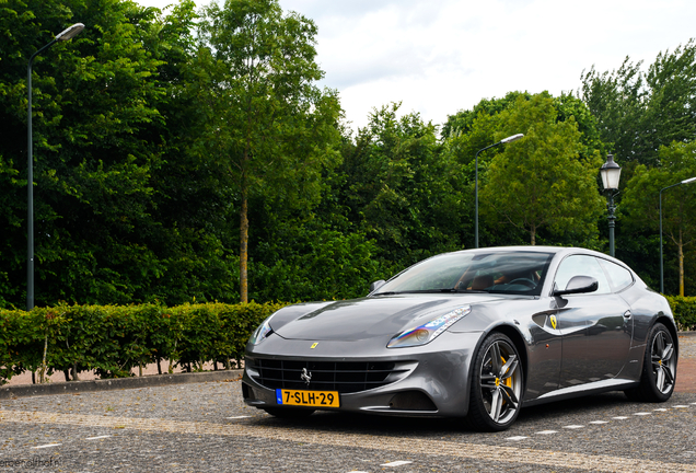 Ferrari FF