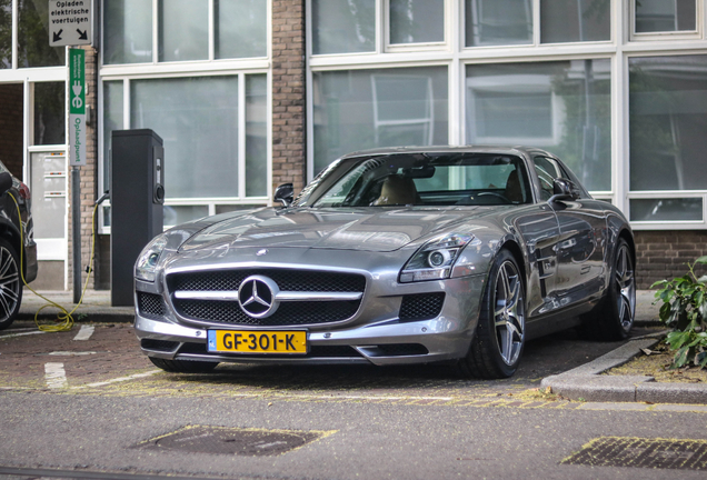 Mercedes-Benz SLS AMG