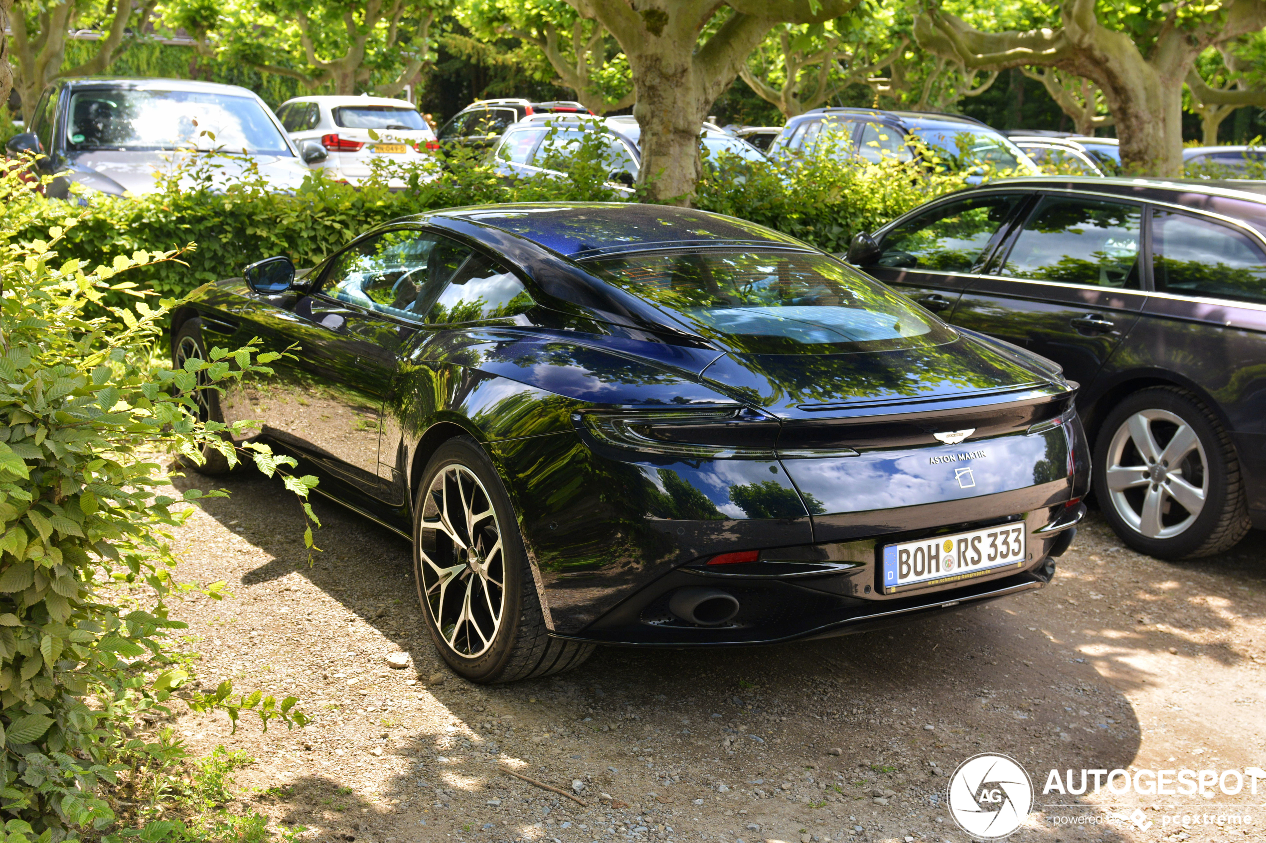 Aston Martin DB11