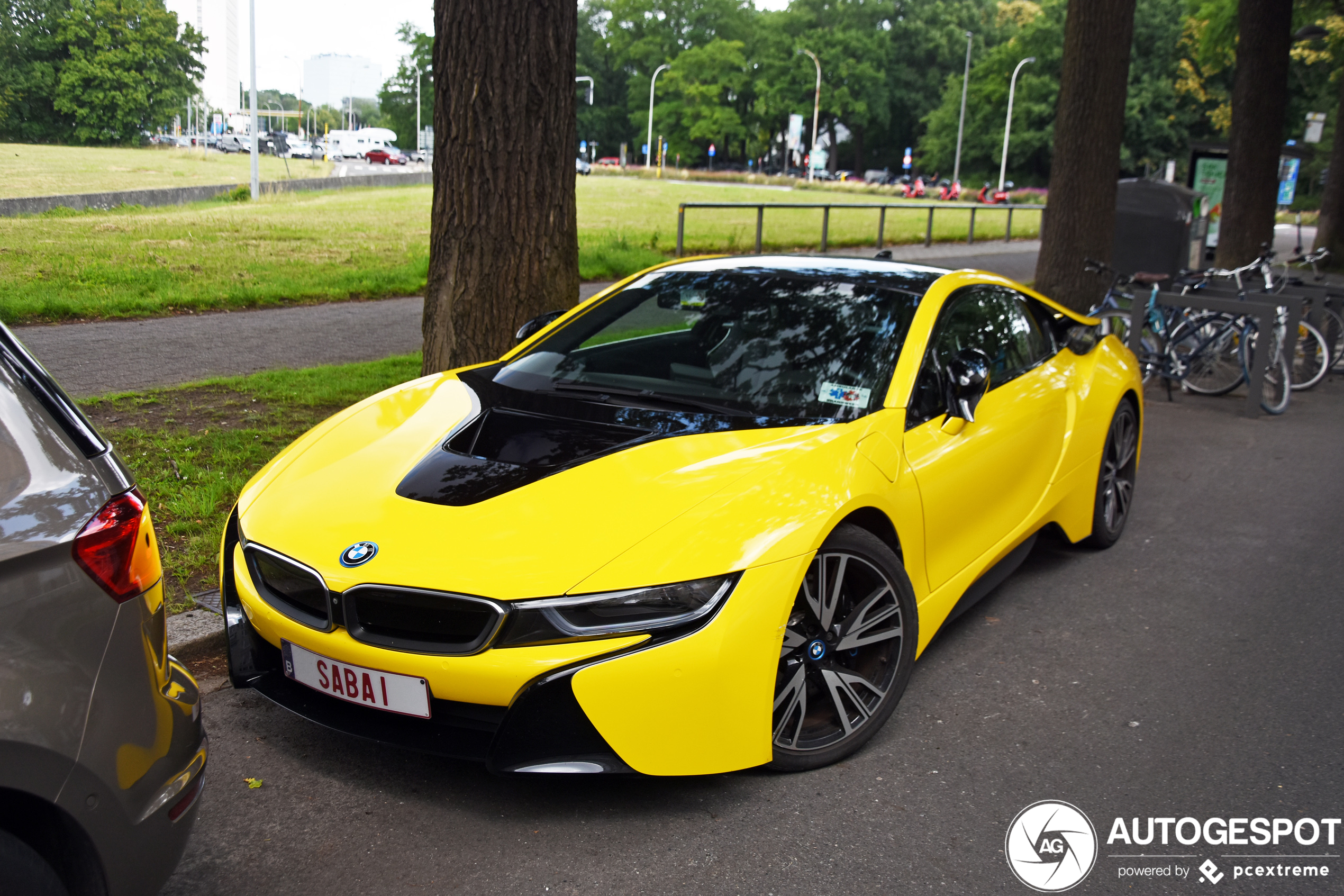 BMW i8