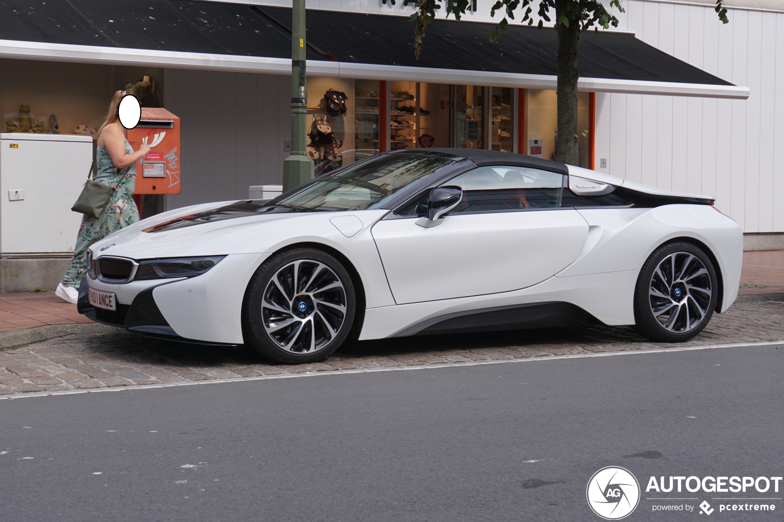 BMW i8 Roadster