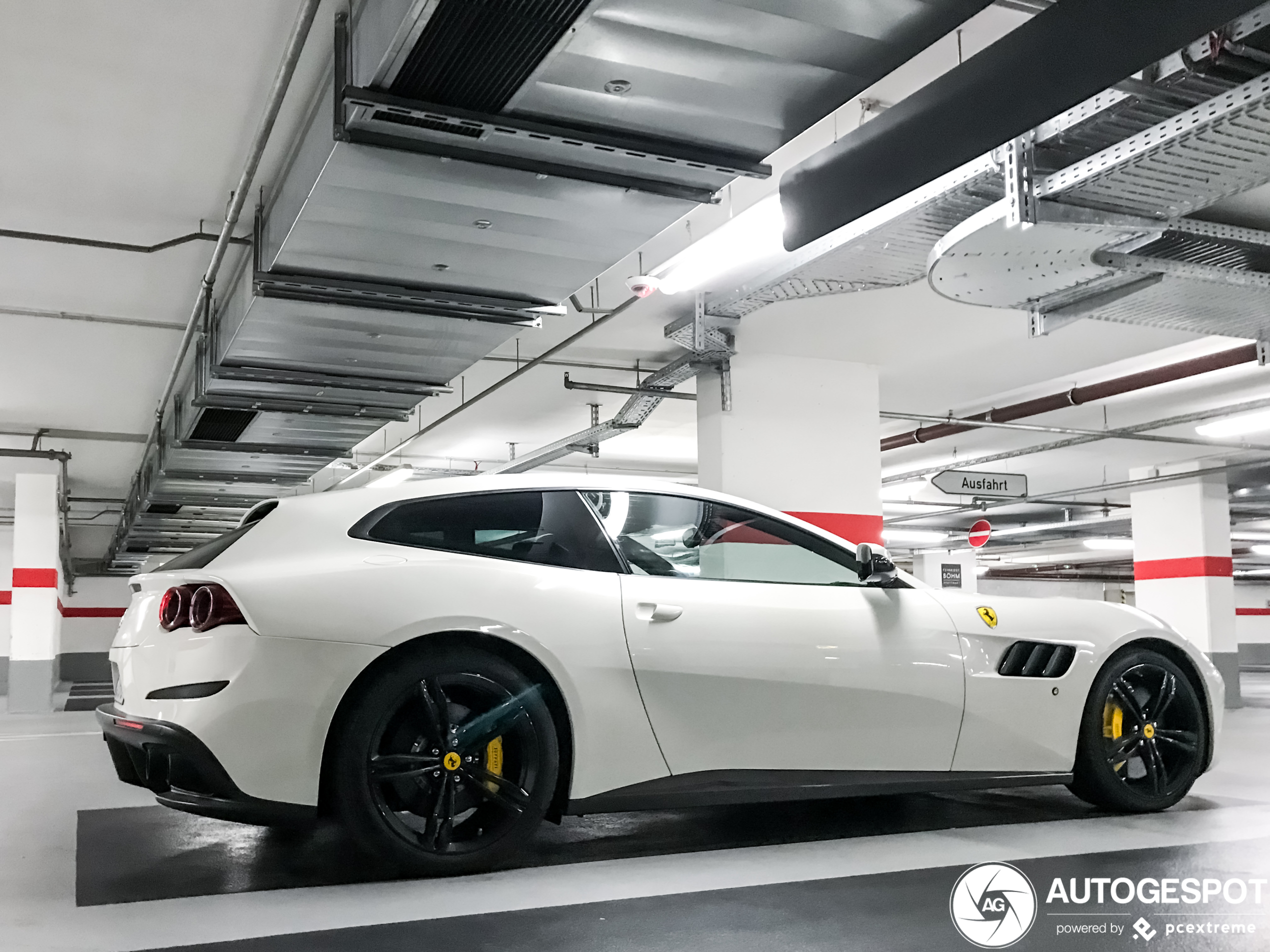 Ferrari GTC4Lusso