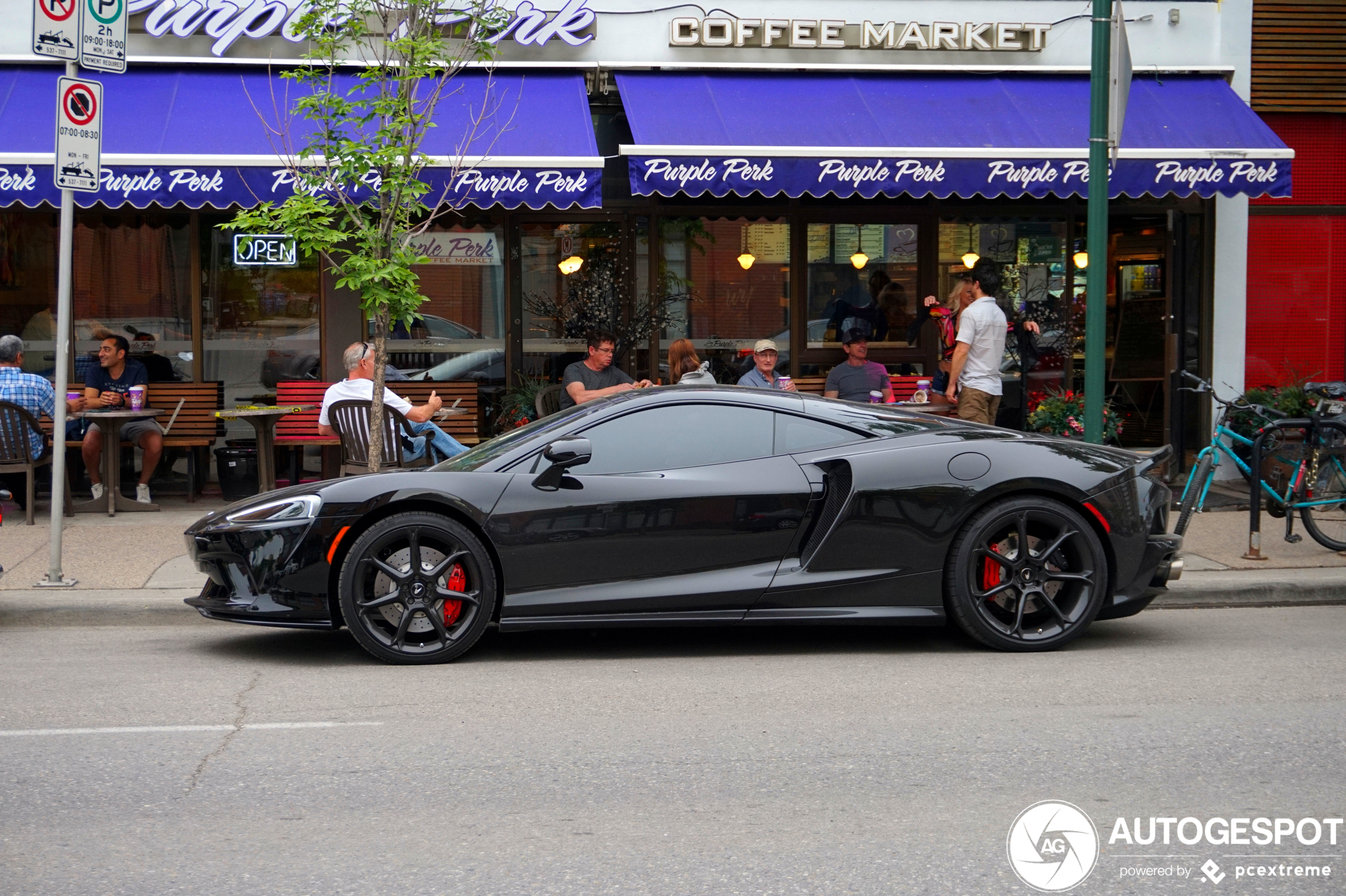 McLaren GT