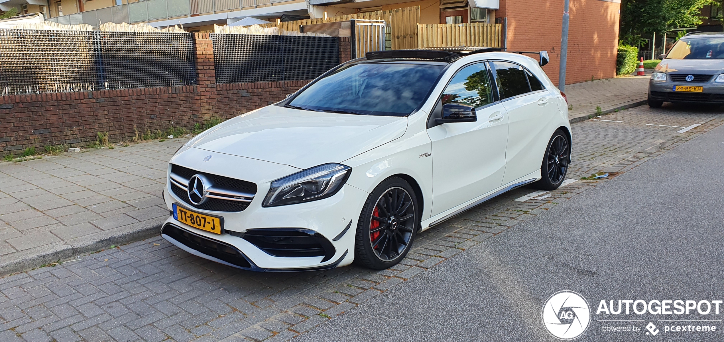 Mercedes-AMG A 45 W176 2015