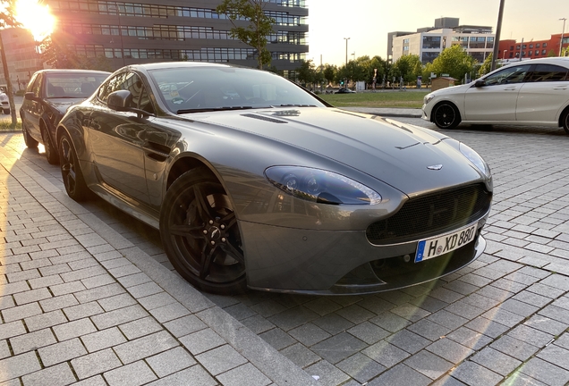 Aston Martin V8 Vantage 2012