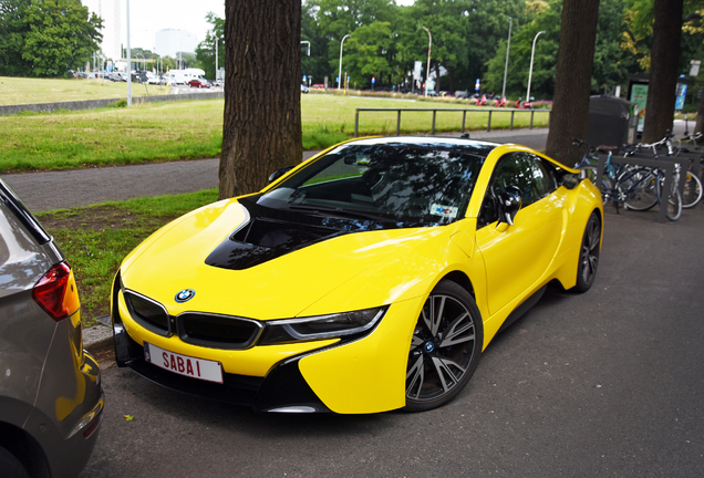 BMW i8