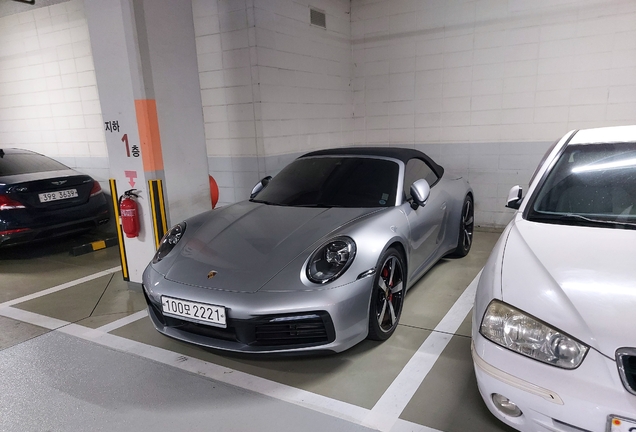 Porsche 992 Carrera 4S Cabriolet