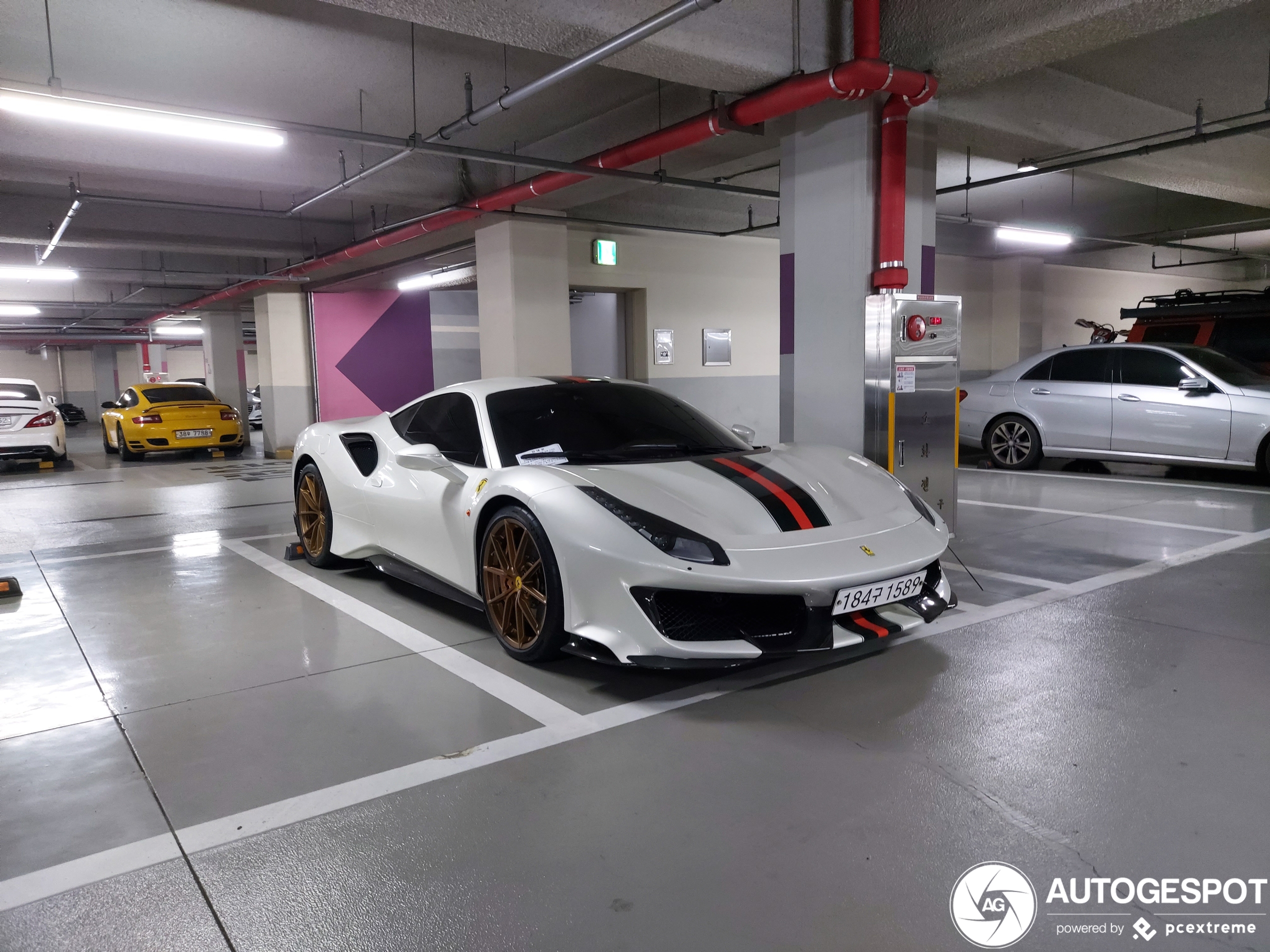 Weer een sloot aan Ferrari's 488 Pista gespot