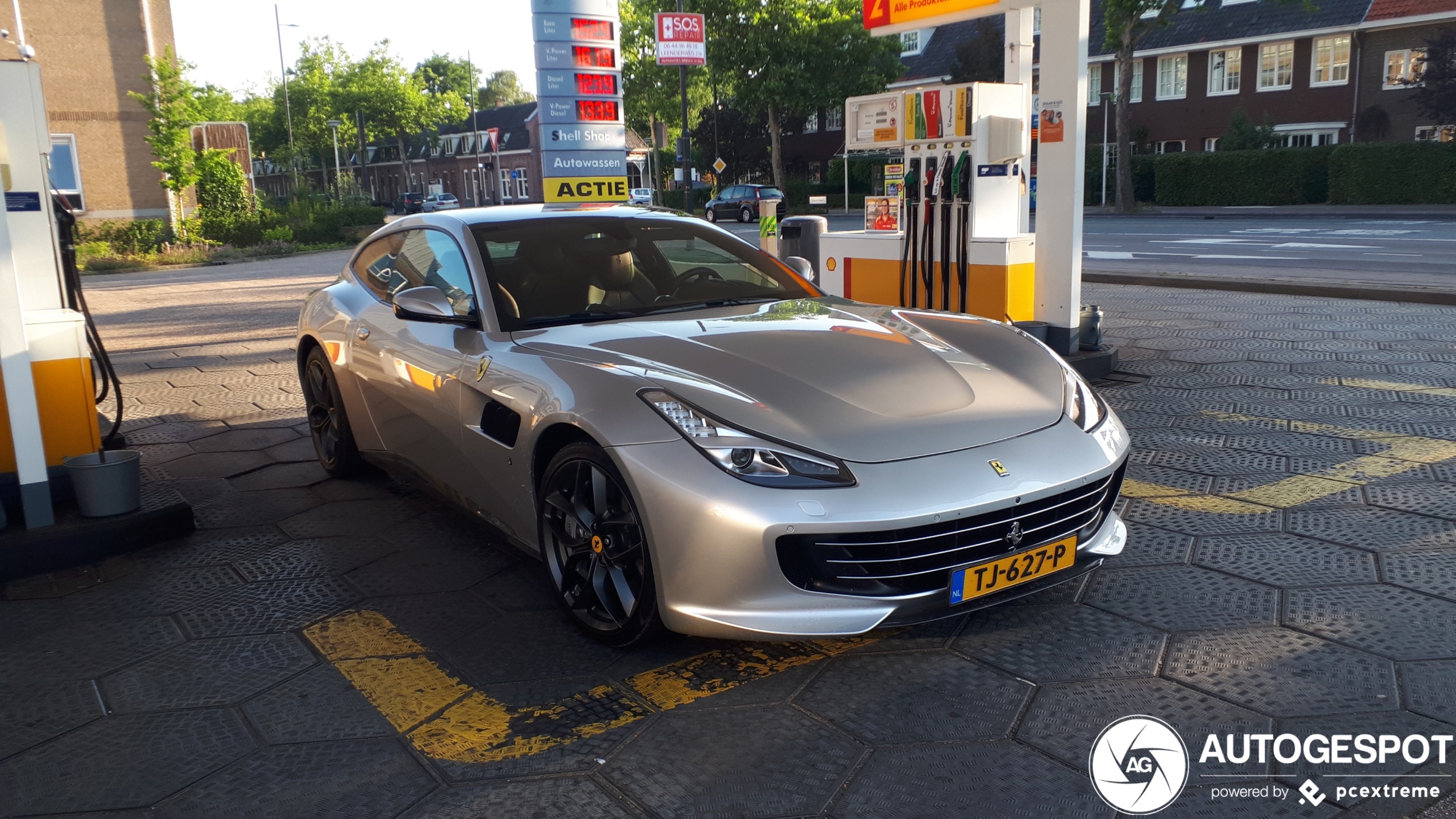 Ferrari GTC4Lusso T