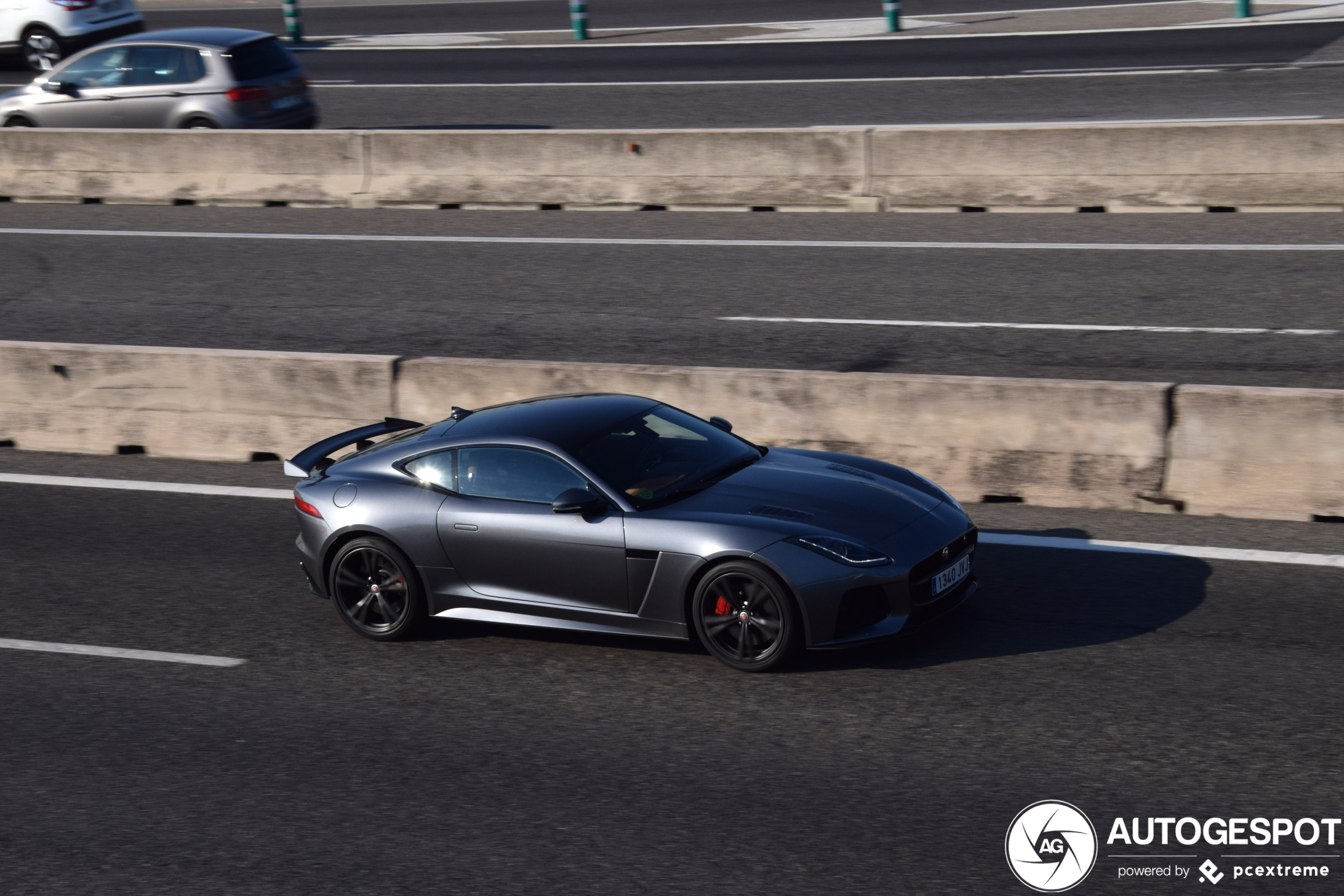 Jaguar F-TYPE SVR Coupé