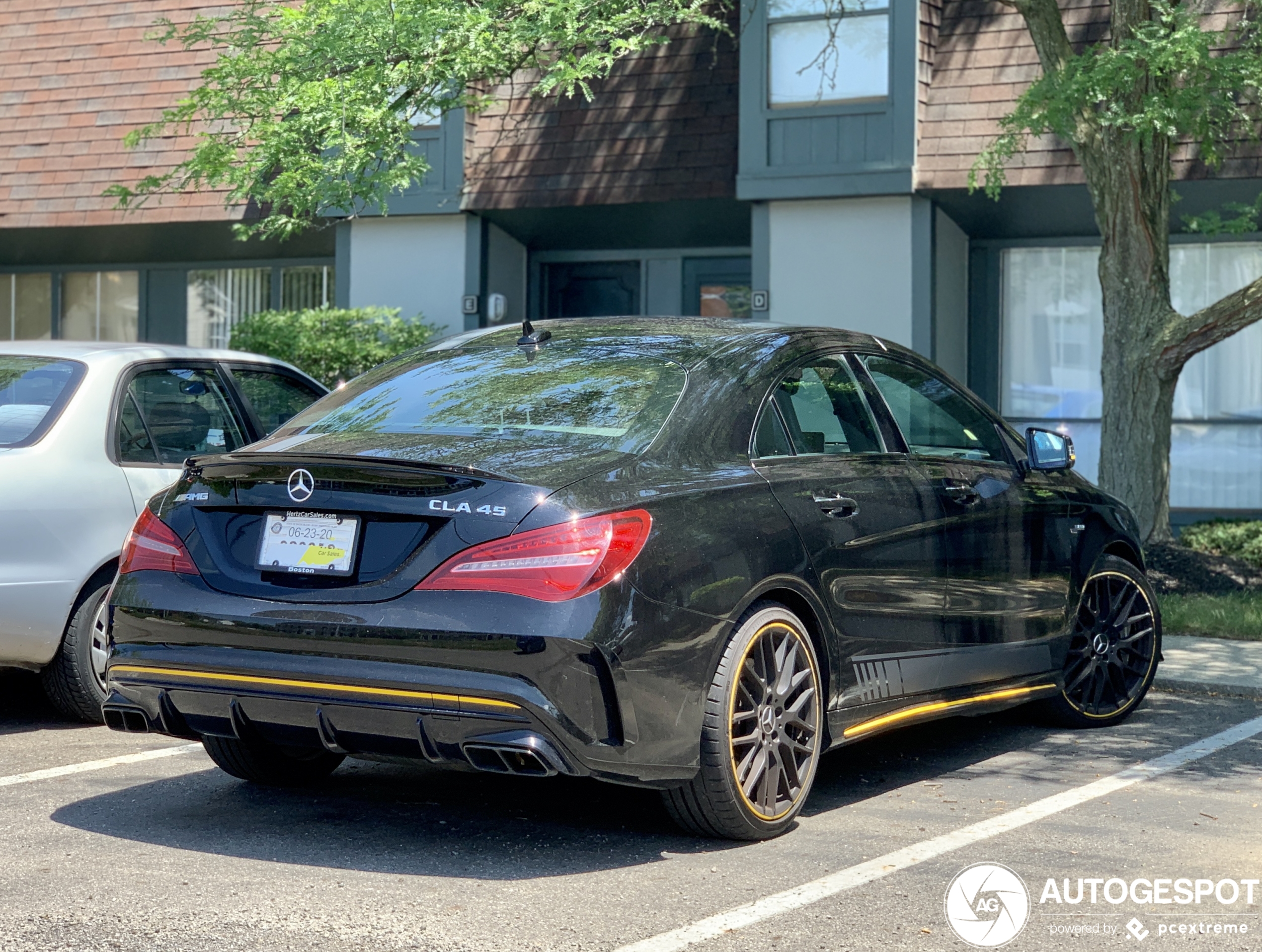 Mercedes-AMG CLA 45 C117 Yellow Night Edition