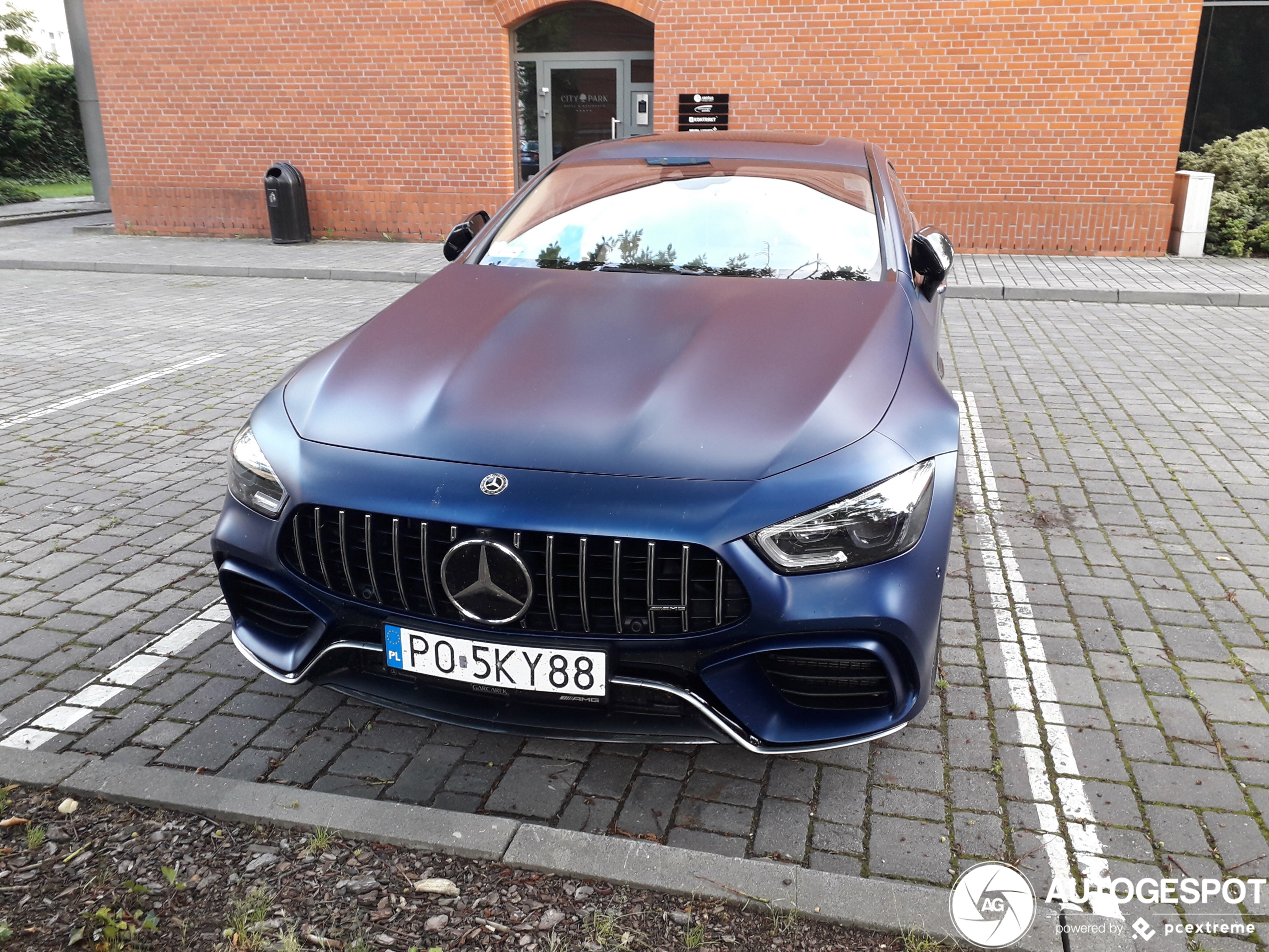 Mercedes-AMG GT 63 S X290