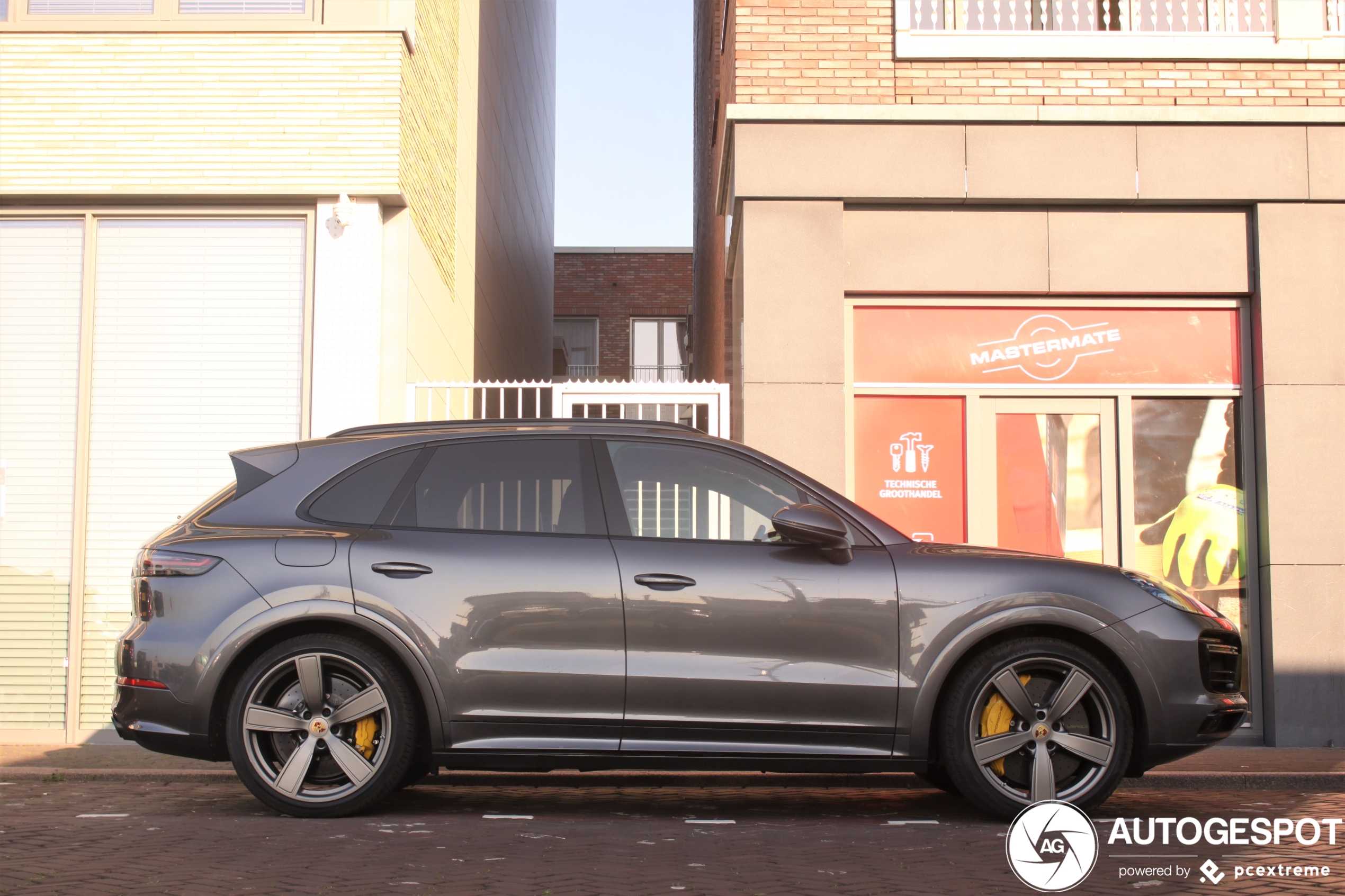 Porsche Cayenne Turbo S E-Hybrid