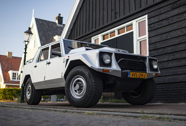 Lamborghini LM002