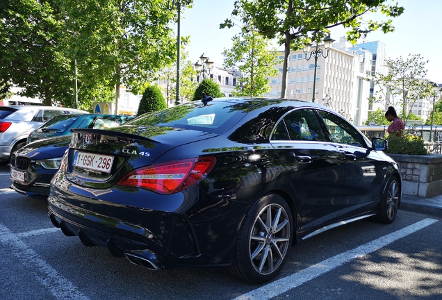 Mercedes-Benz CLA 45 AMG C117