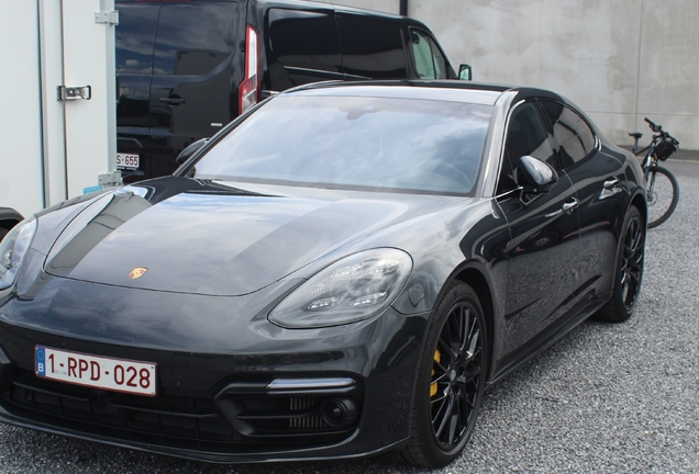 Porsche 971 Panamera Turbo