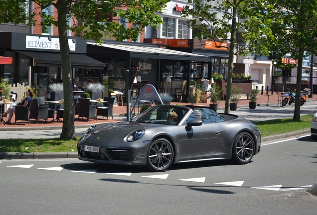 Porsche 992 Carrera 4S Cabriolet