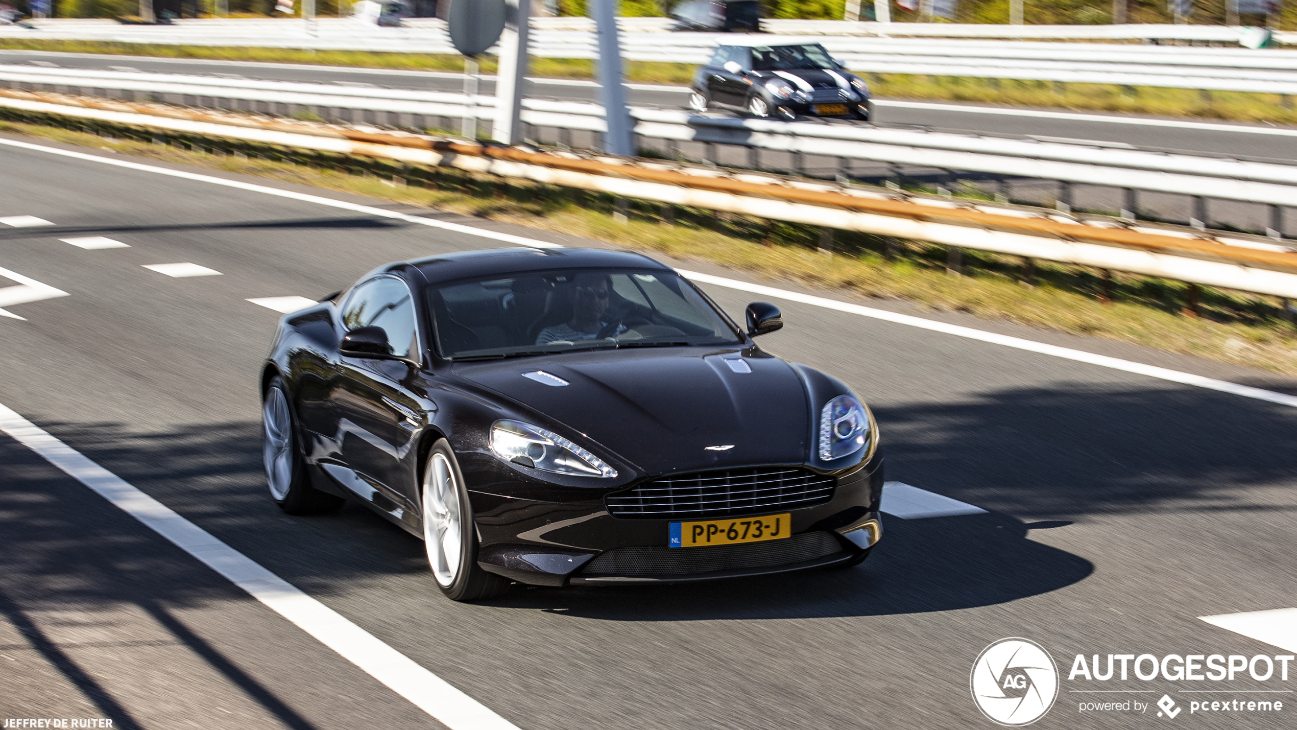 Aston Martin DB9 2013