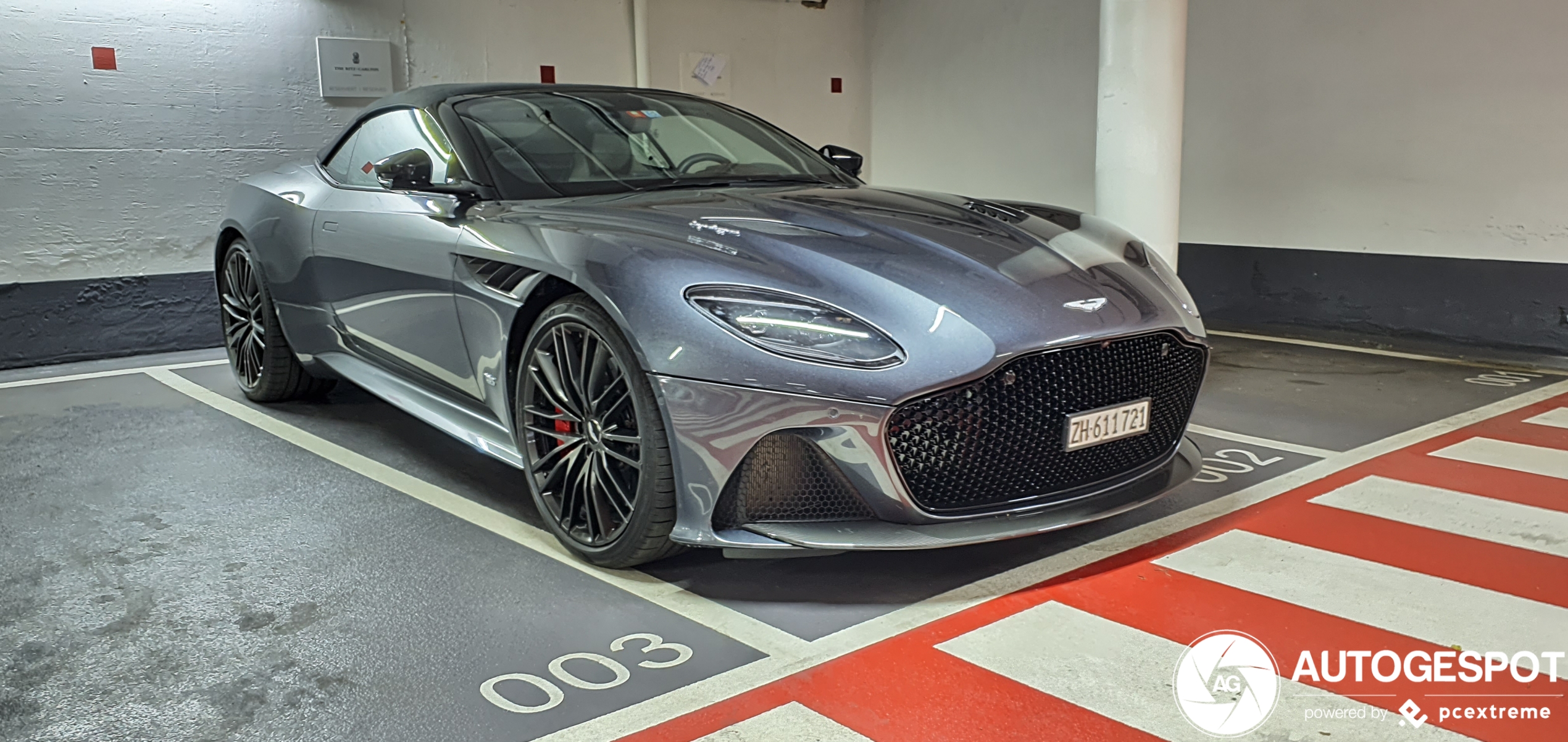 Aston Martin DBS Superleggera Volante