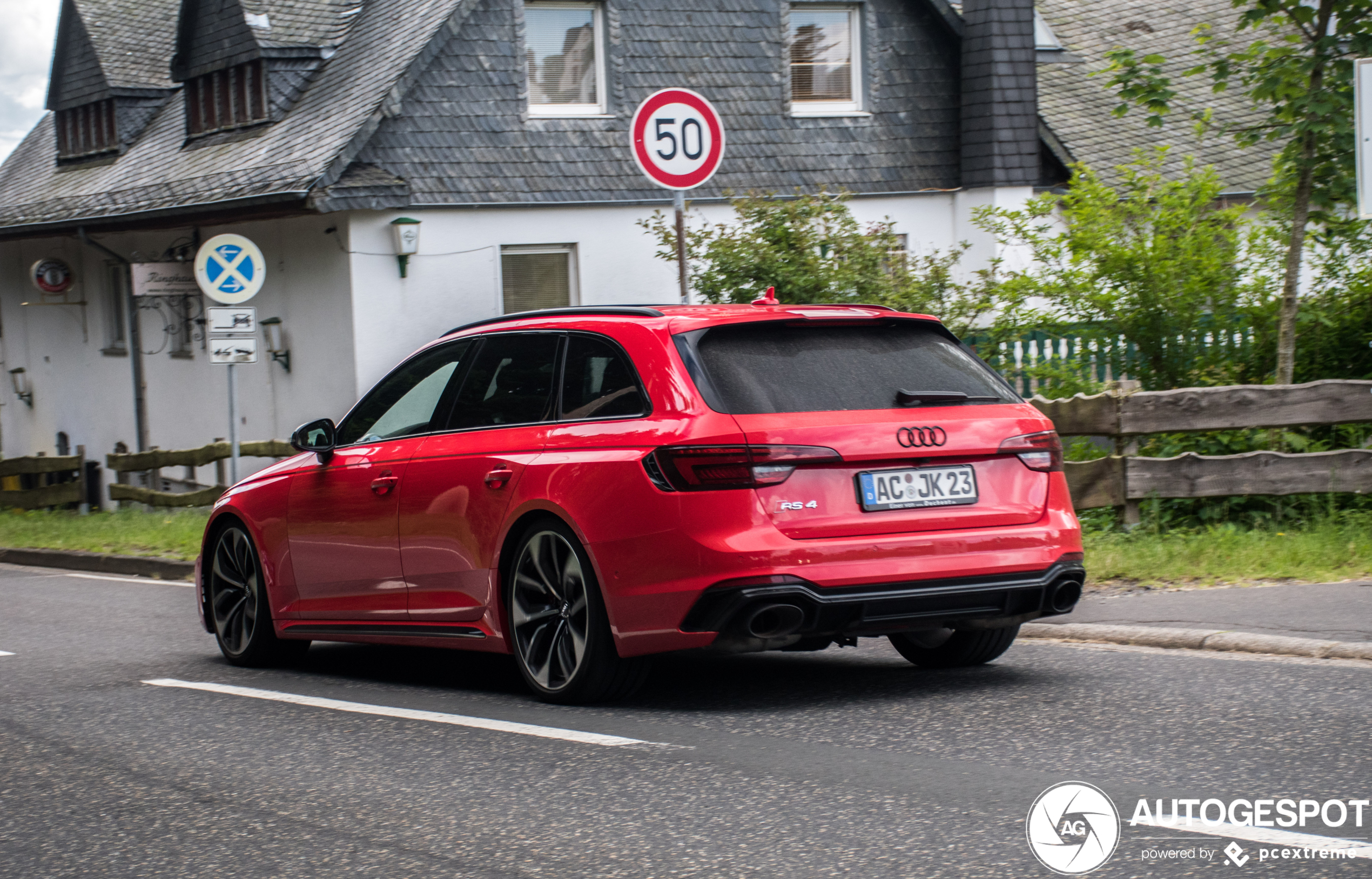 Audi RS4 Avant B9