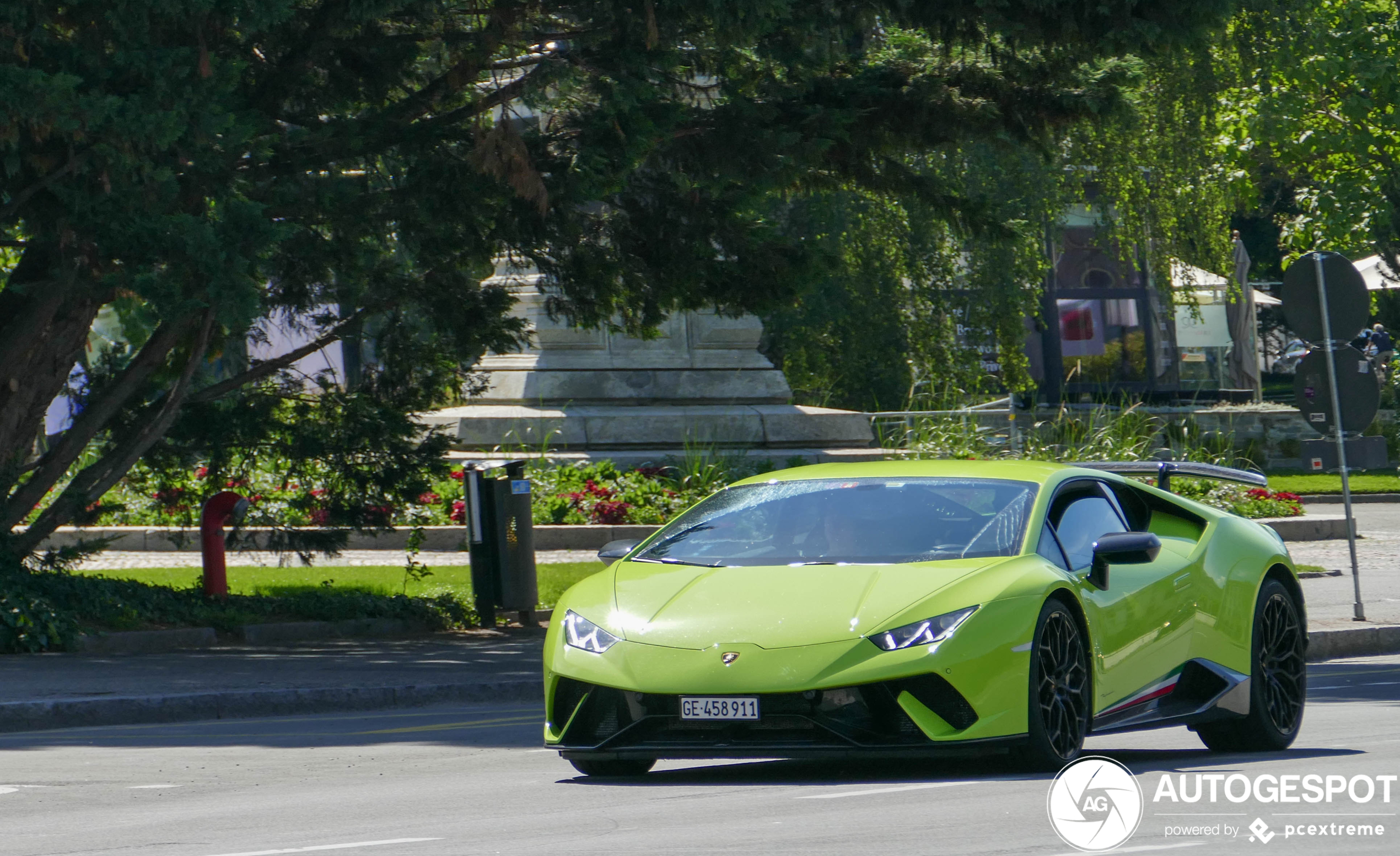 Lamborghini Huracán LP640-4 Performante