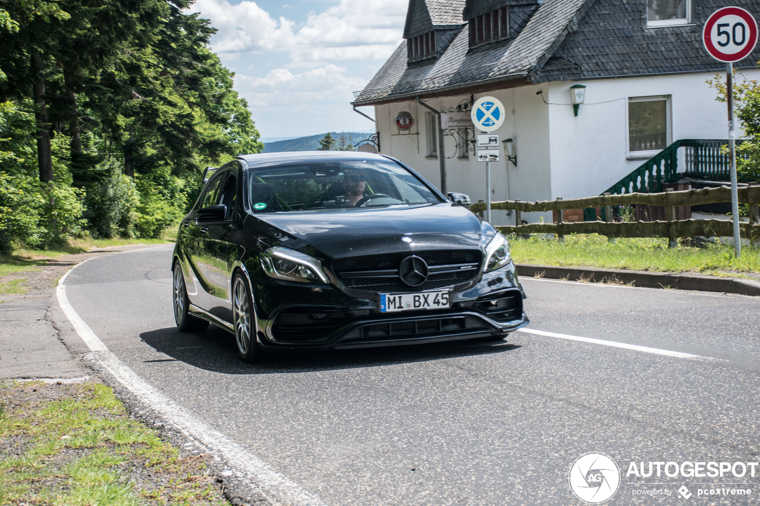 Mercedes-AMG A 45 W176 2015