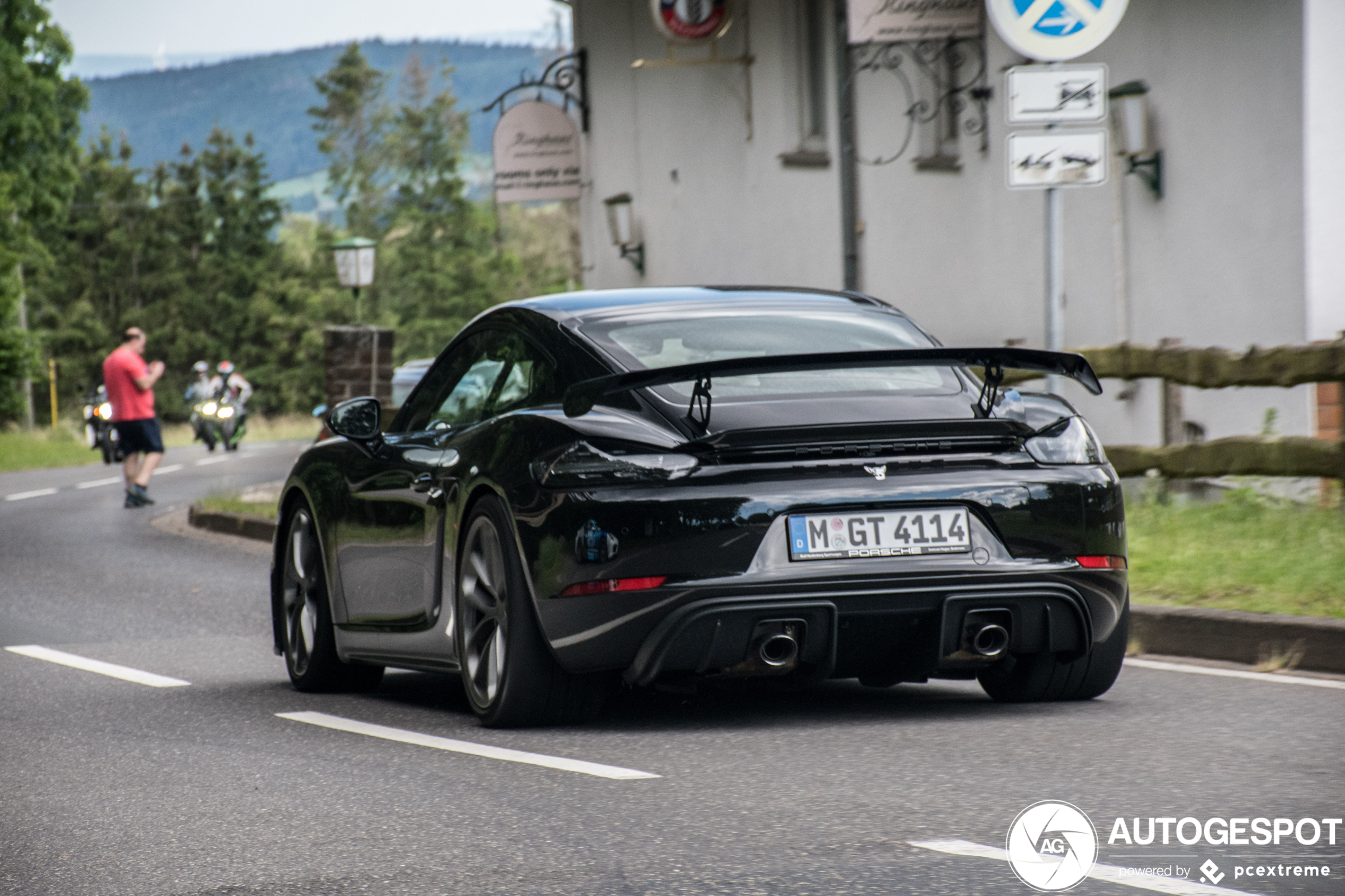 Porsche 718 Cayman GT4