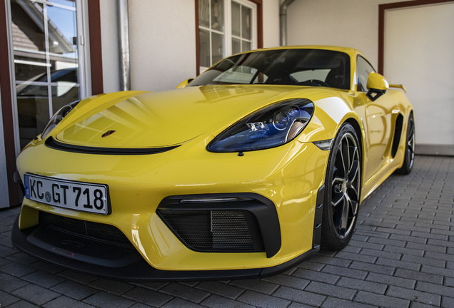 Porsche 718 Cayman GT4