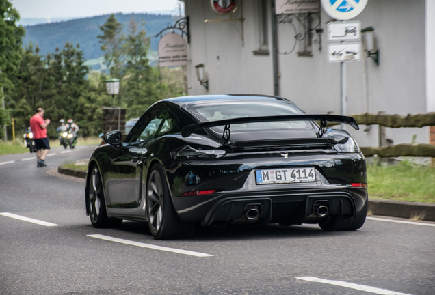 Porsche 718 Cayman GT4