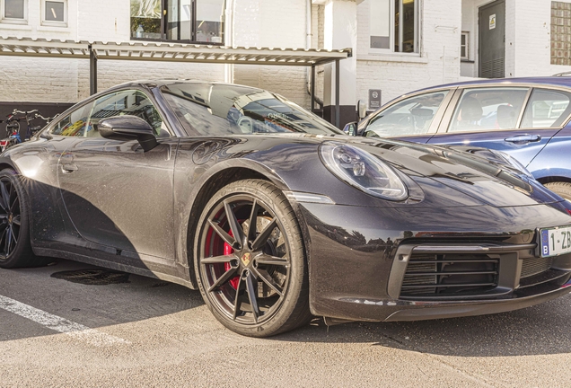 Porsche 992 Carrera 4S