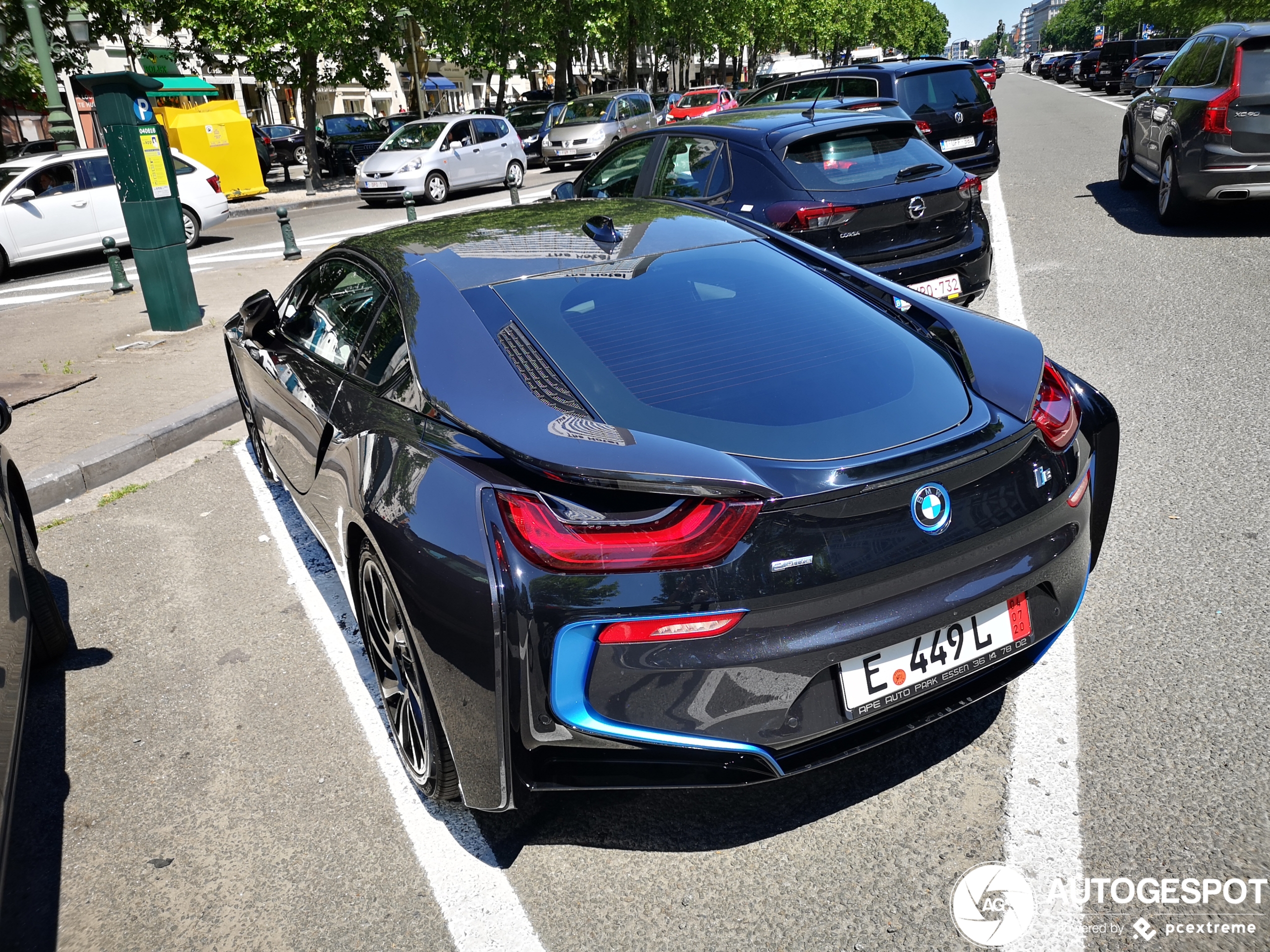 BMW i8