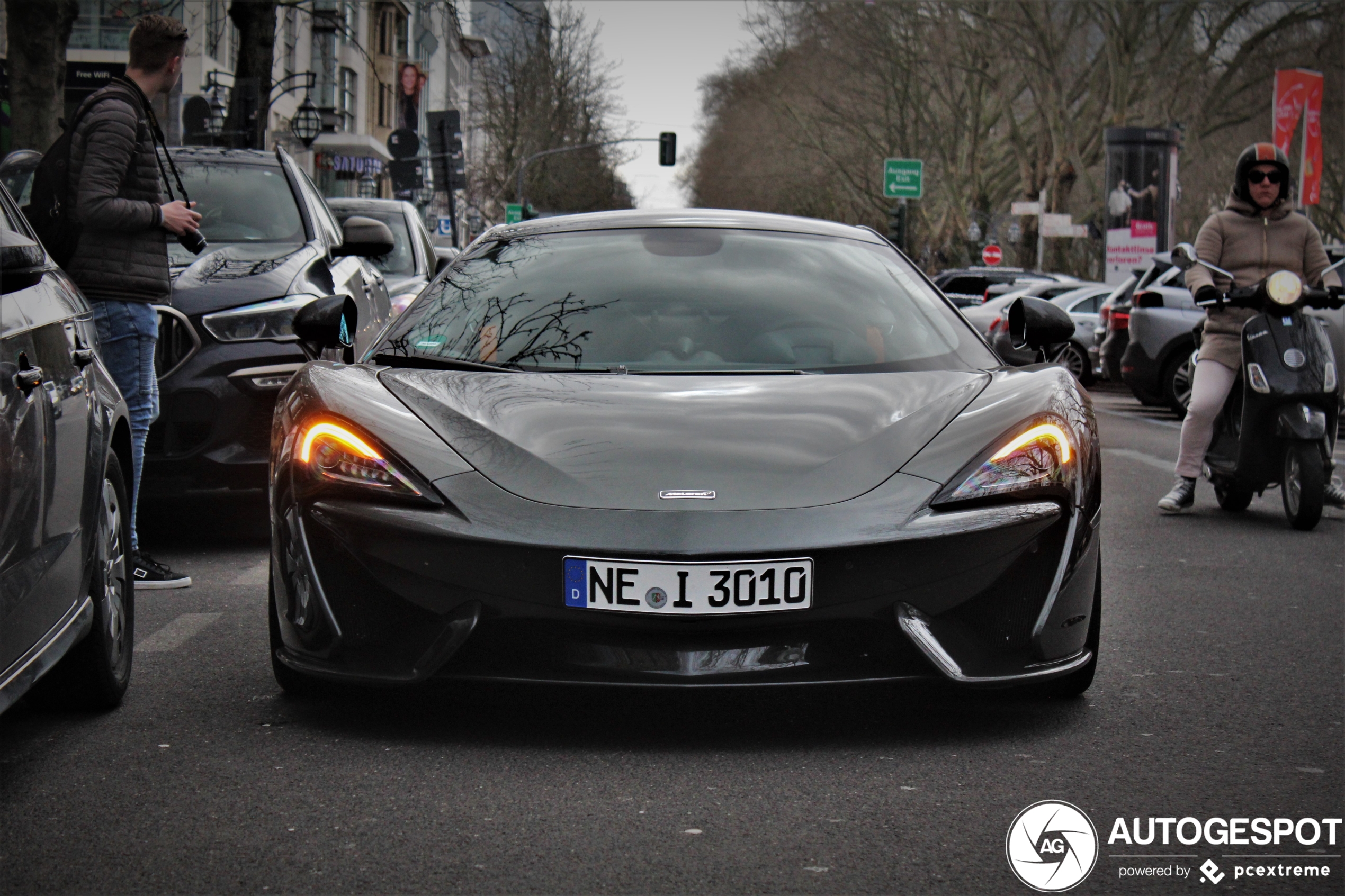 McLaren 570GT