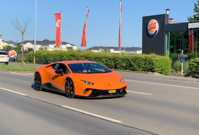 Lamborghini Huracán LP640-4 Performante